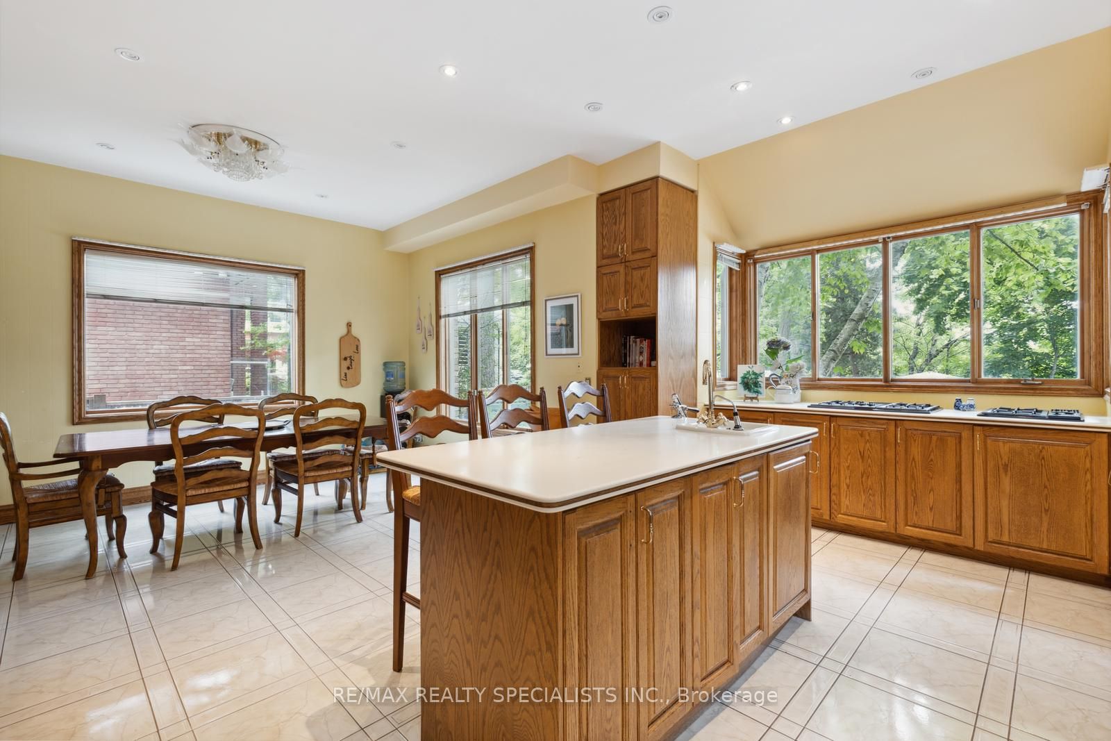 2480 MISSISSAUGA Road