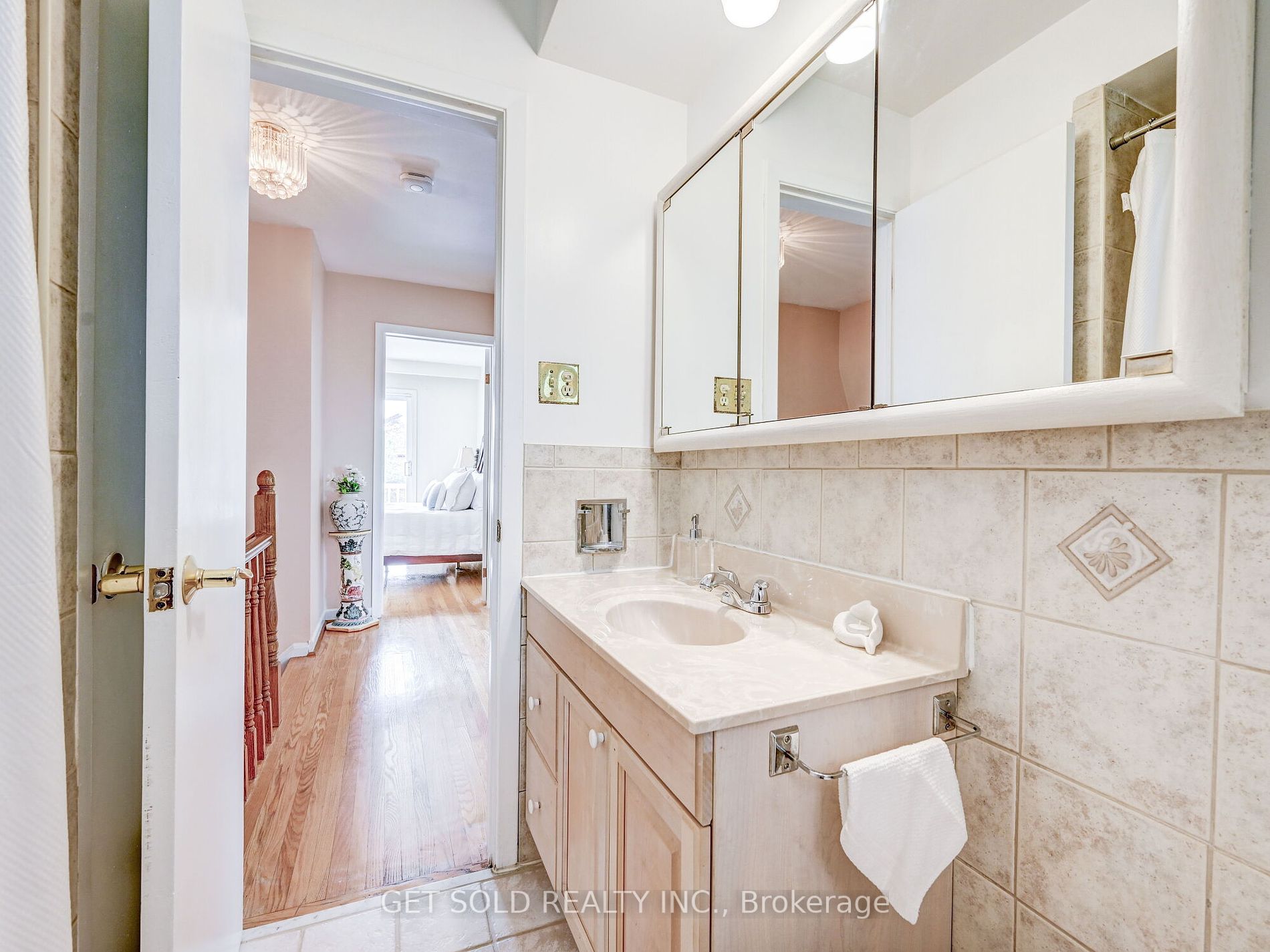 3651 Broomhill Crescent