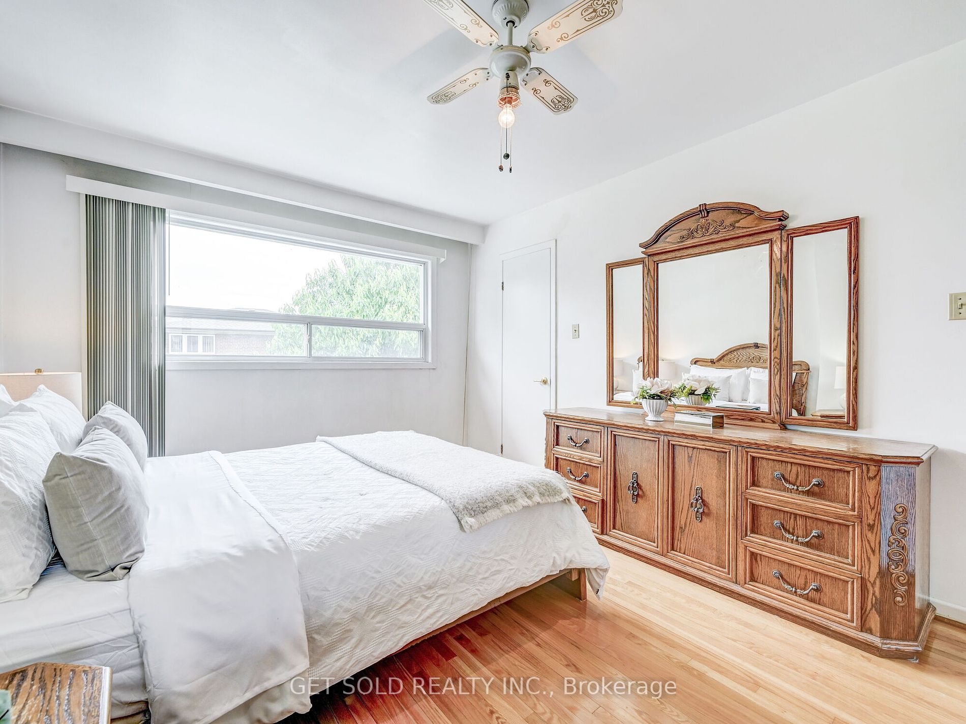3651 Broomhill Crescent