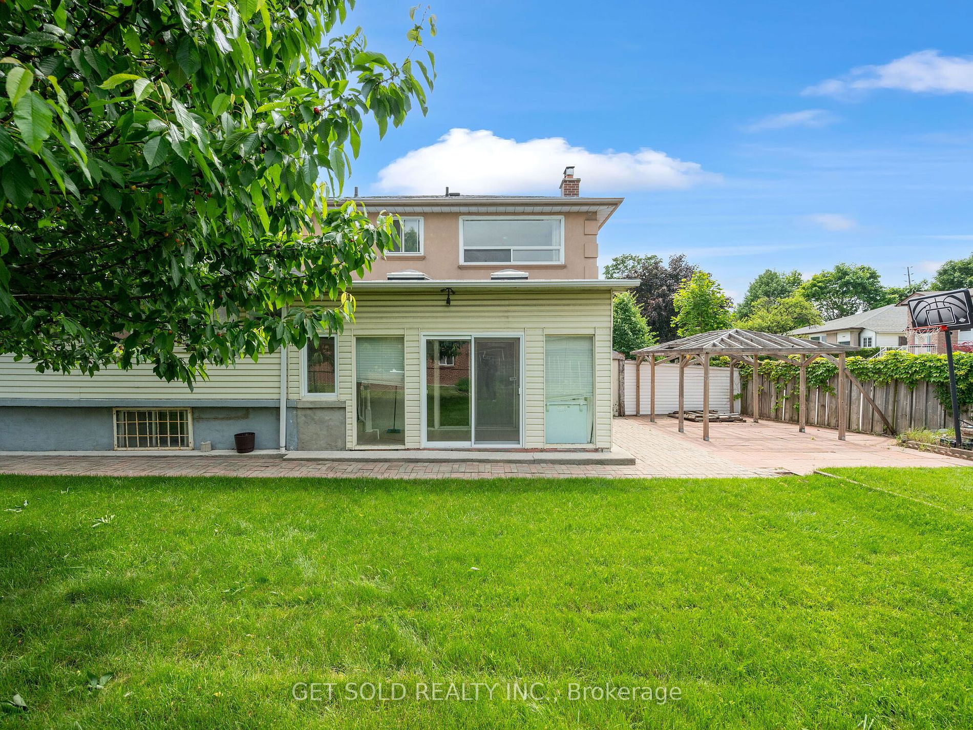 3651 Broomhill Crescent
