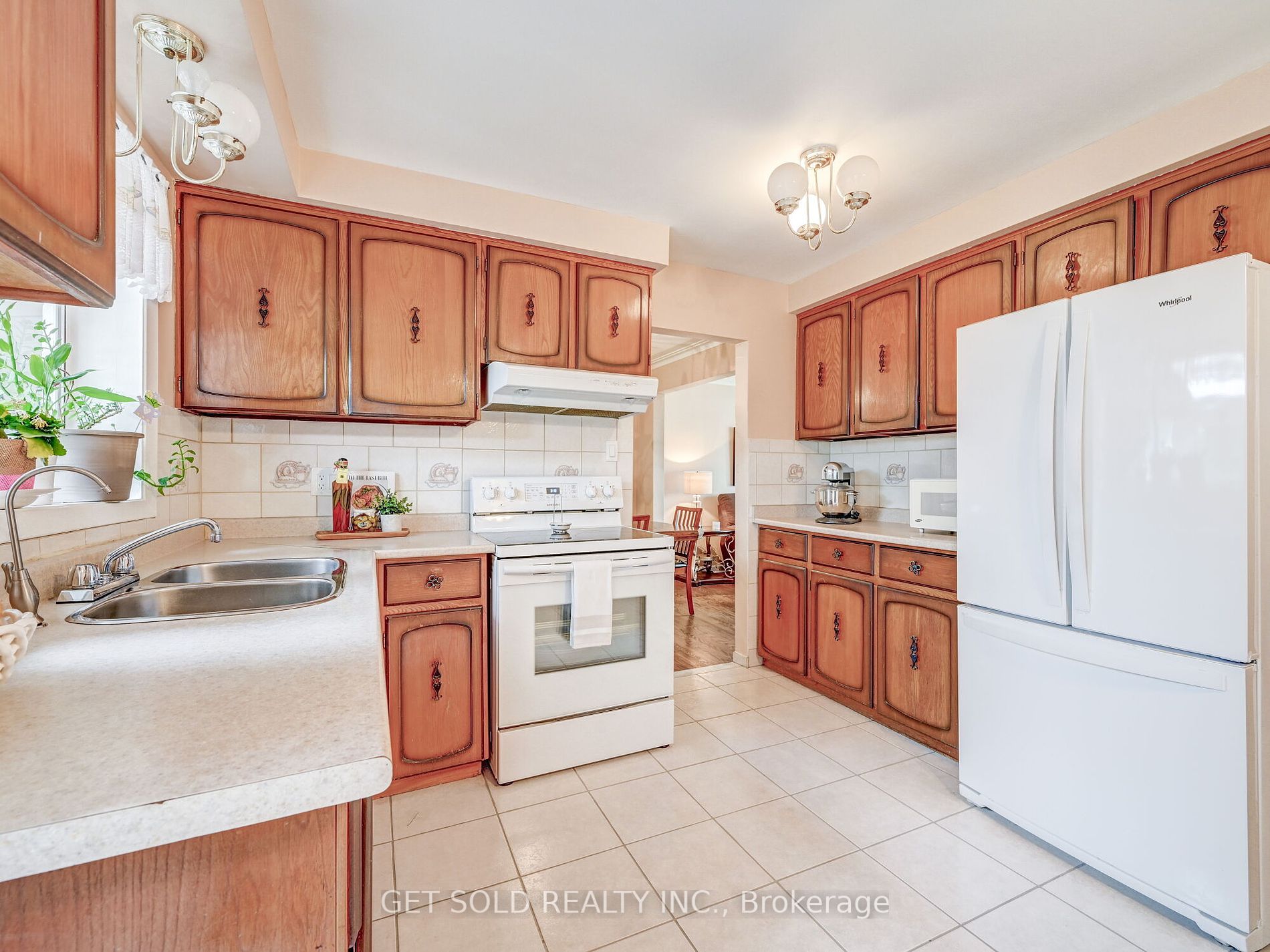 3651 Broomhill Crescent
