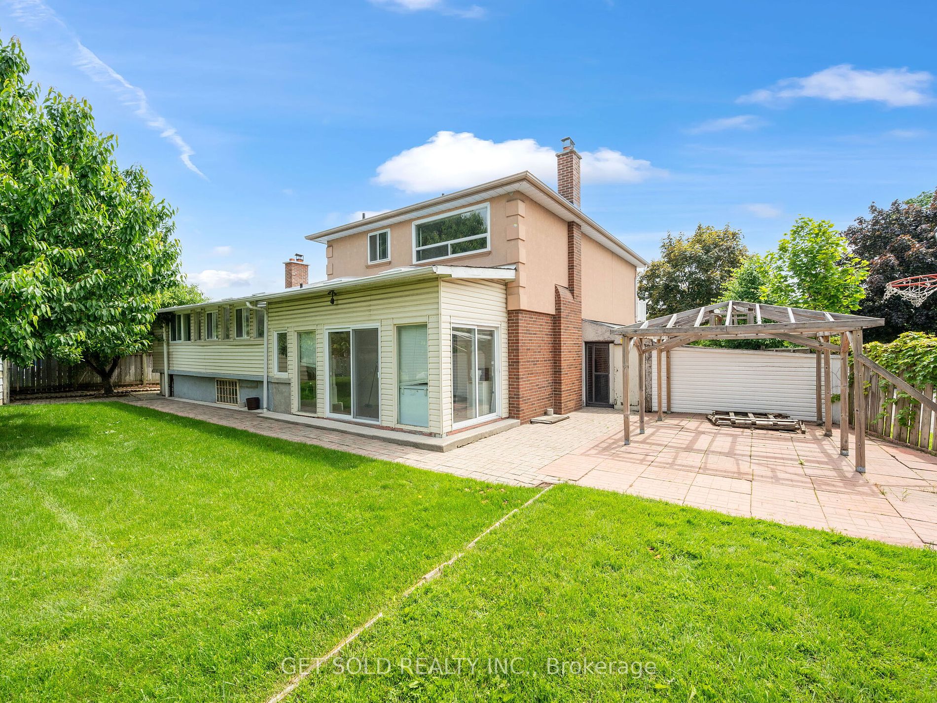 3651 Broomhill Crescent