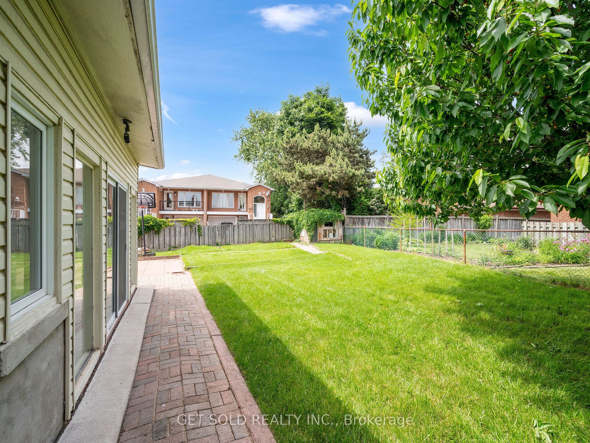 3651 Broomhill Crescent