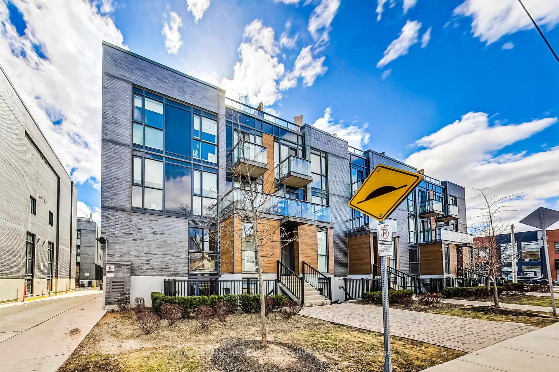57 Macaulay Ave, #502