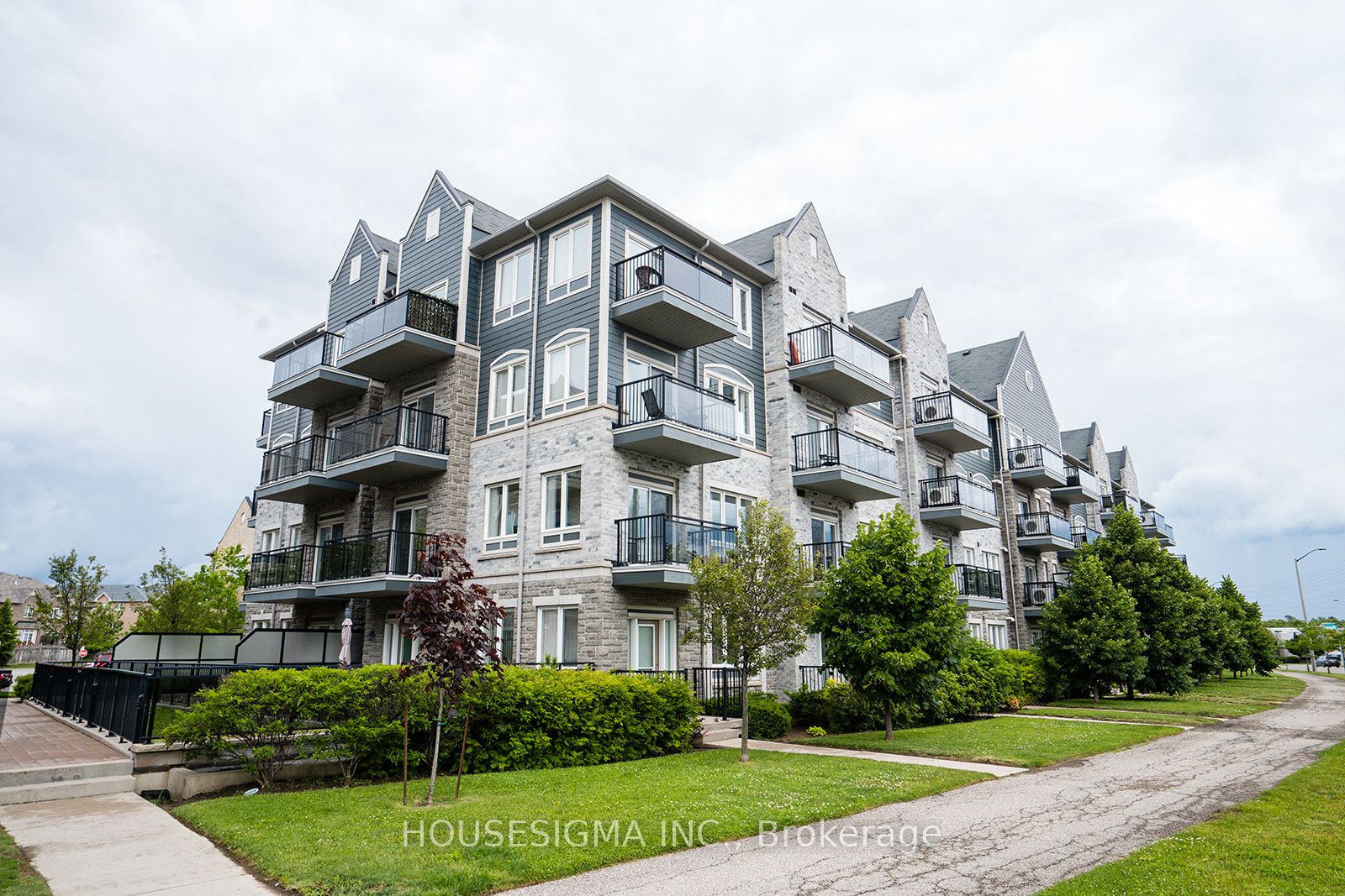 3075 Thomas St, #303