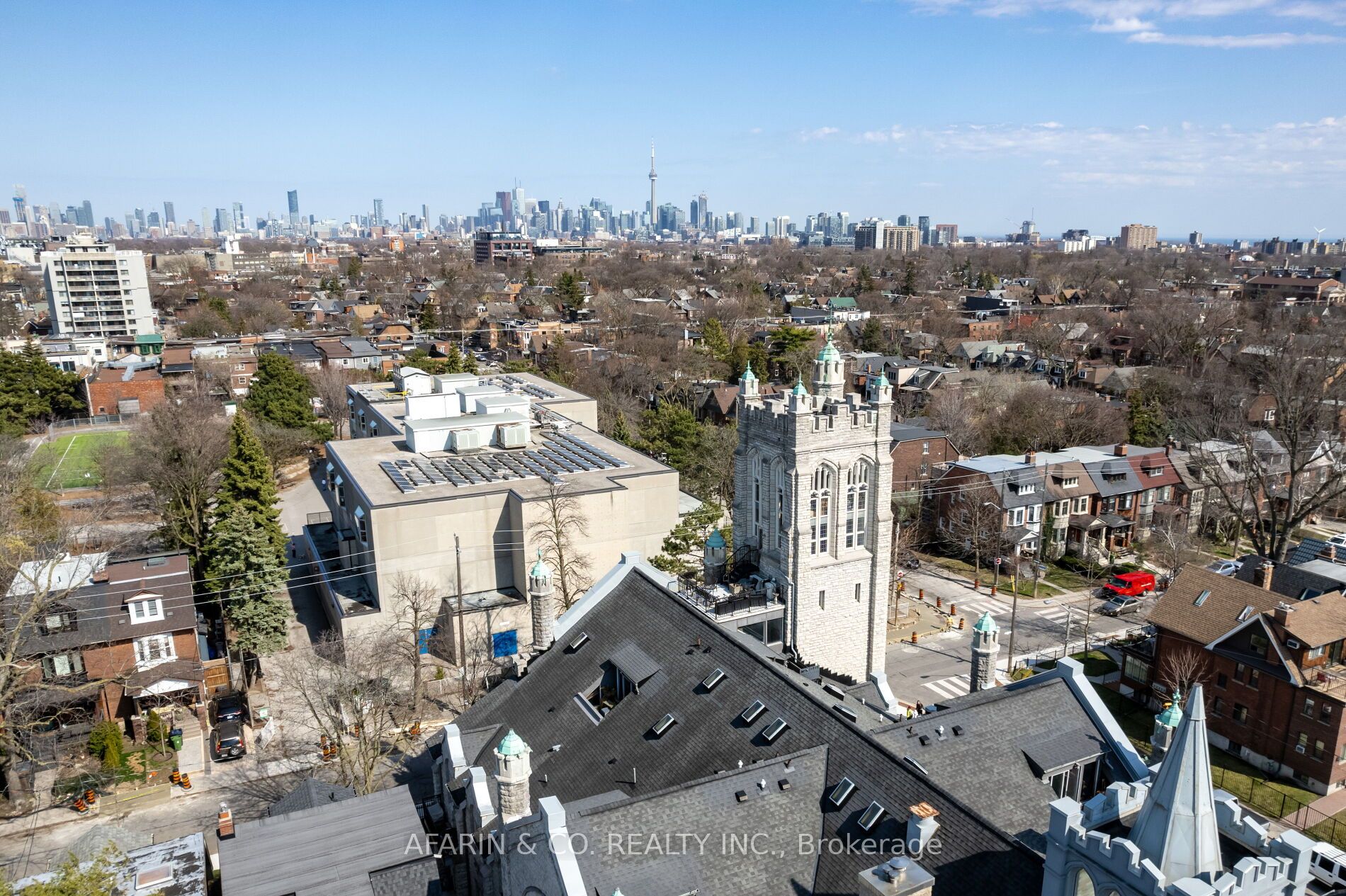 384 Sunnyside Avenue, #101