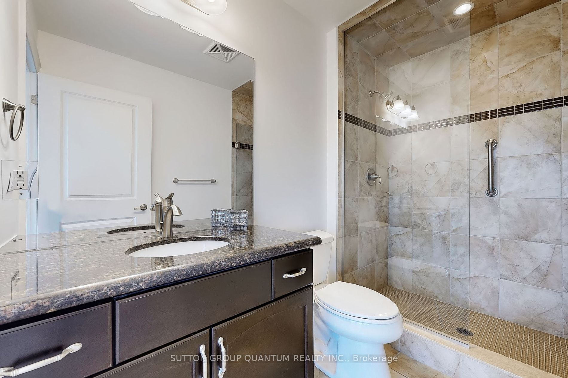 205 Lakeshore Rd W, #304