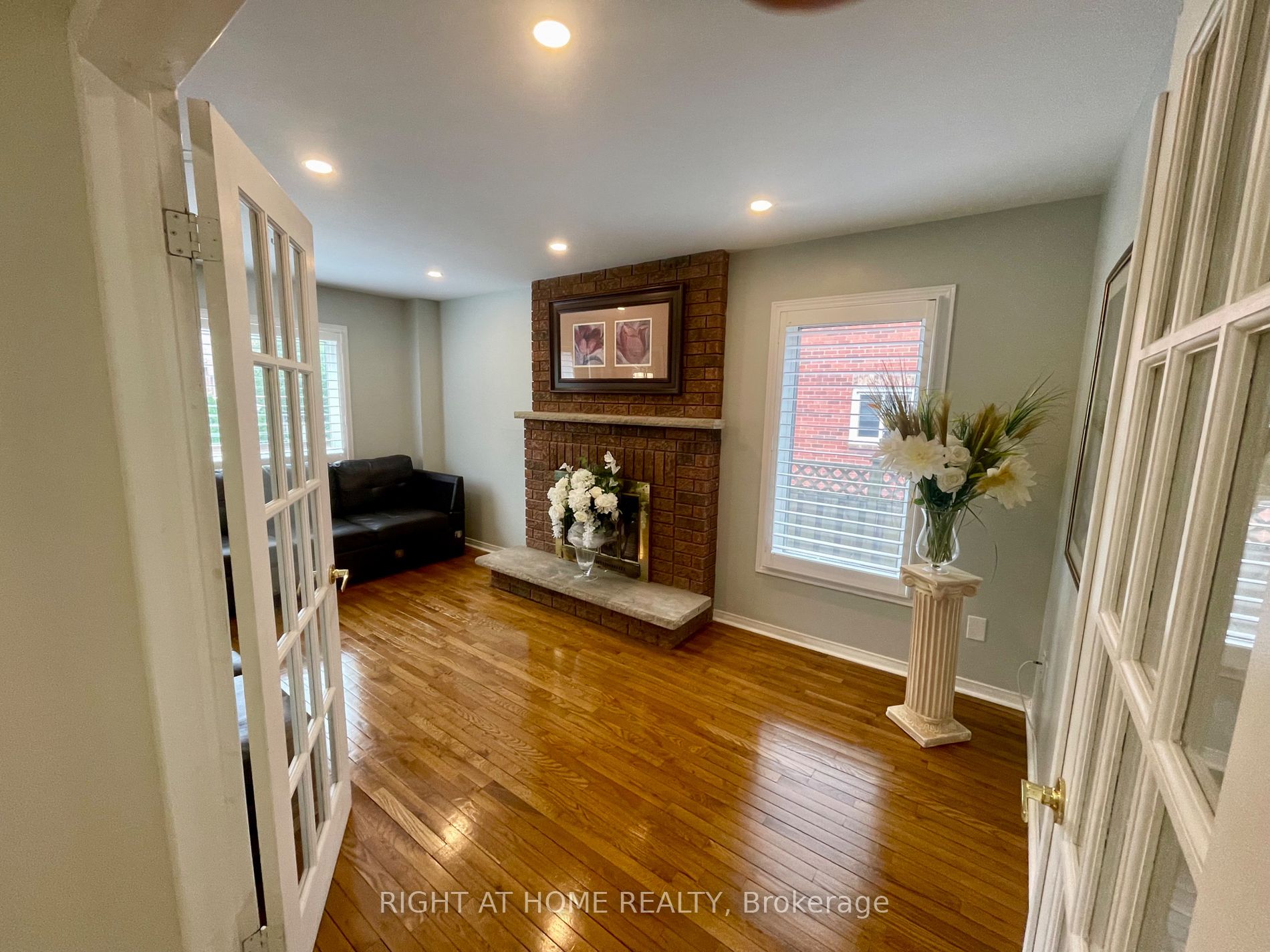 13 Major William Sharpe Dr