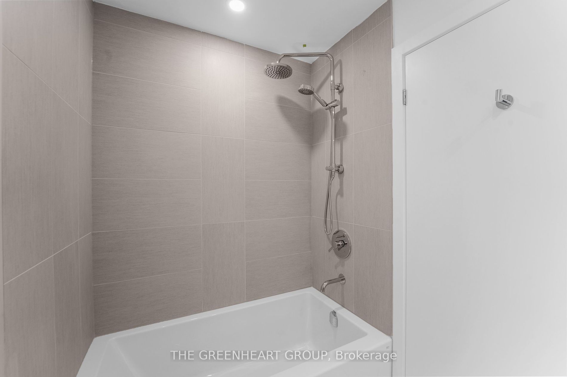 28 Ann Street #1304