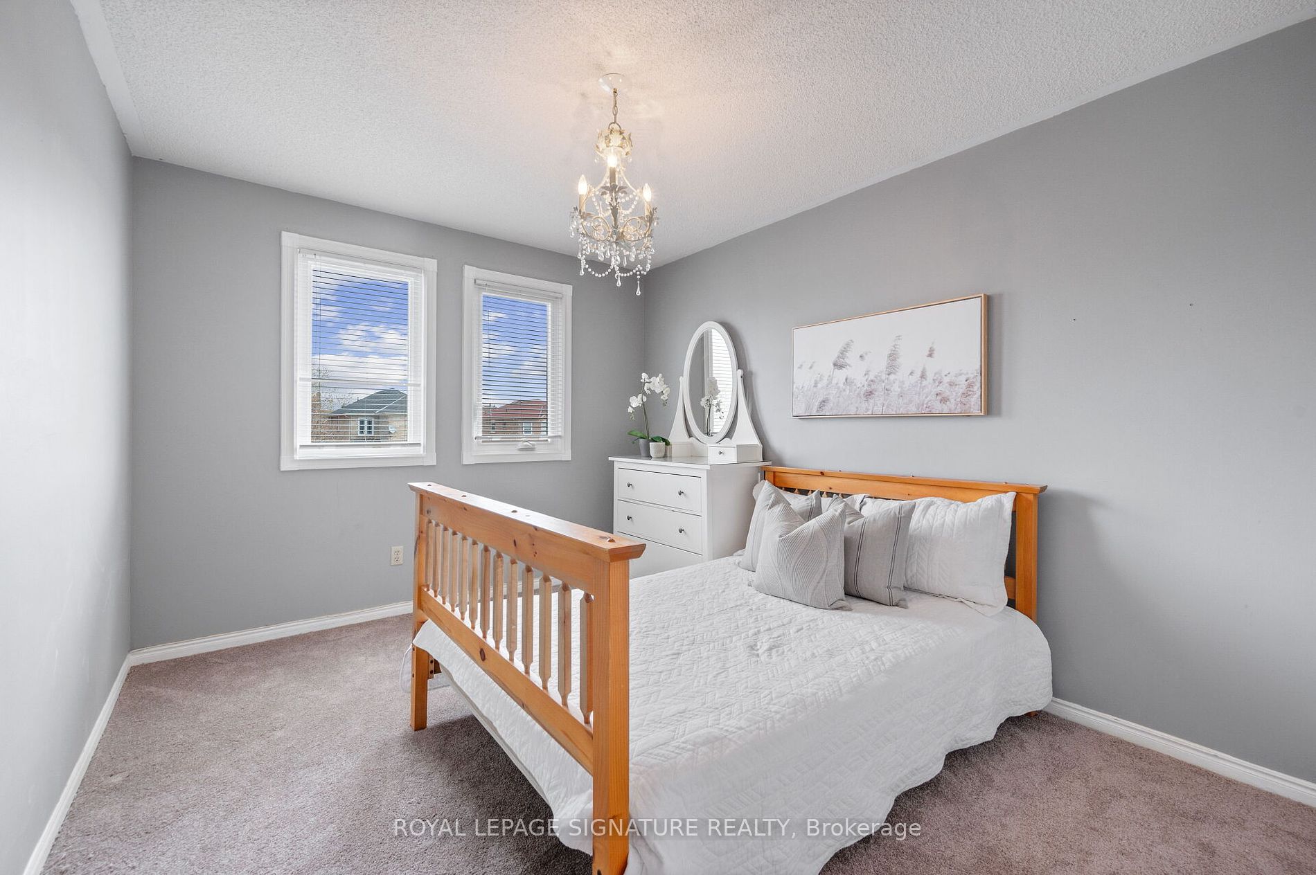 6 Nipigon Court