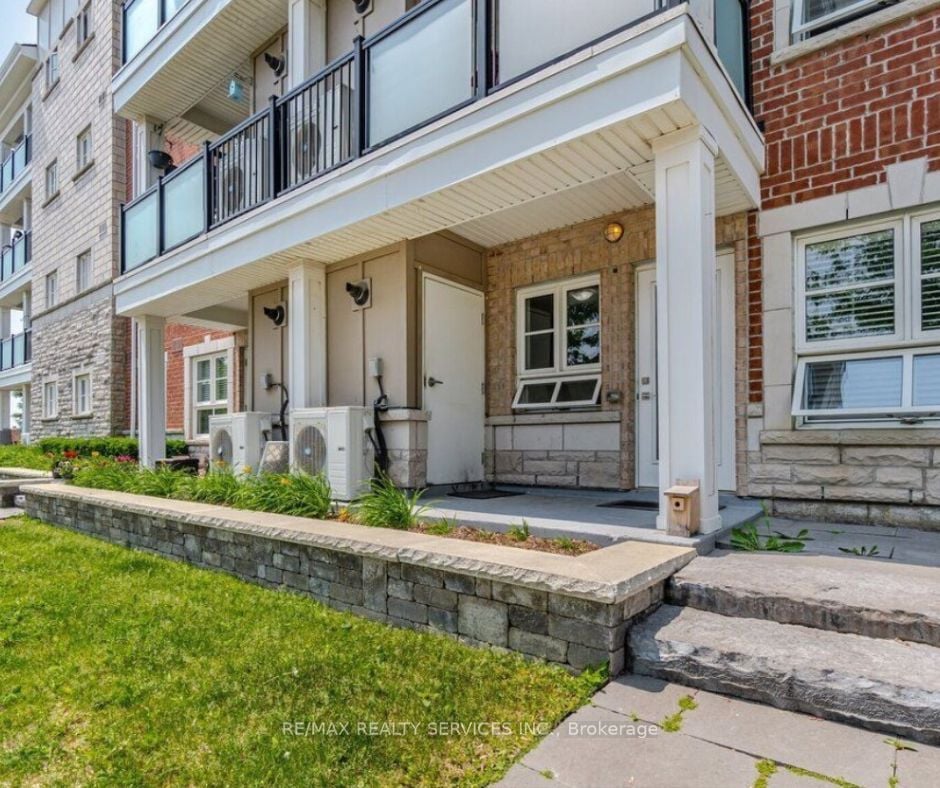 70 Baycliffe Cres, #106