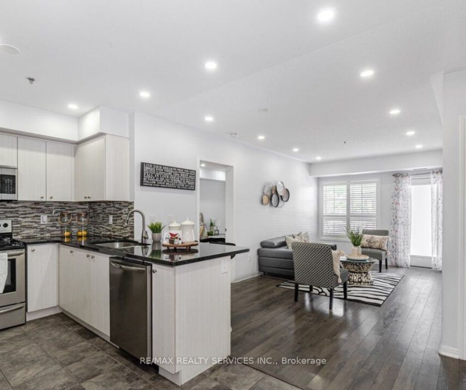 70 Baycliffe Cres, #106