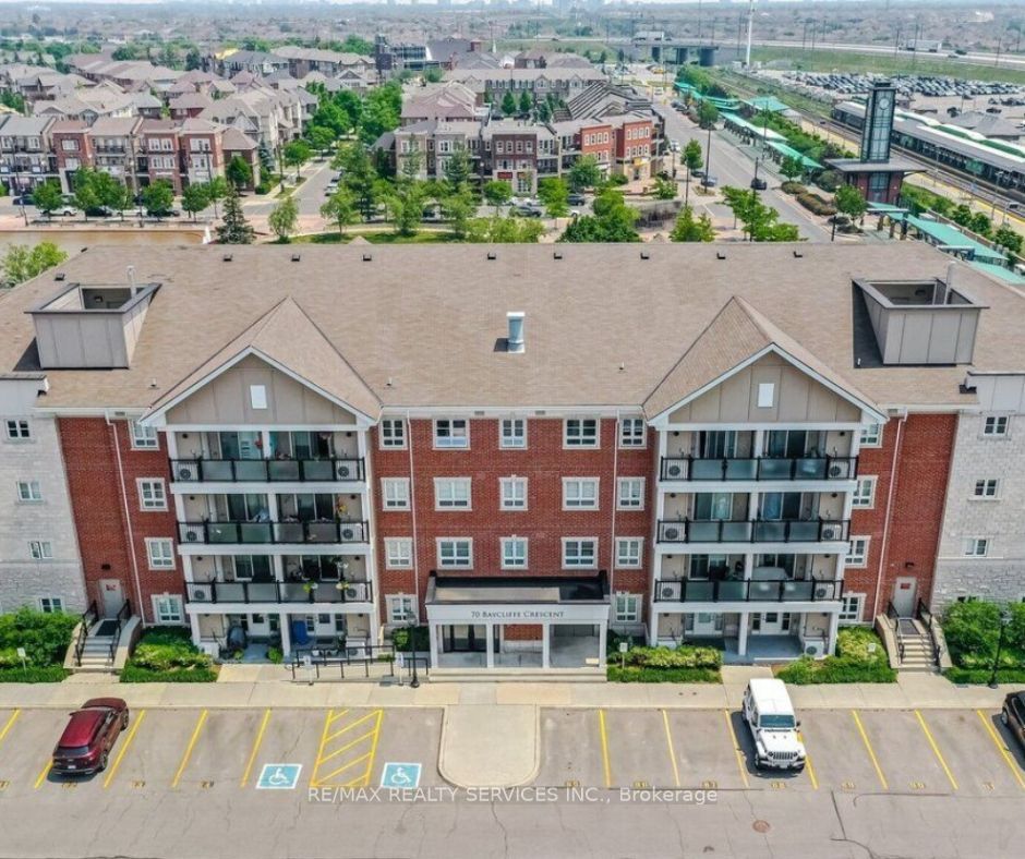 70 Baycliffe Cres, #106