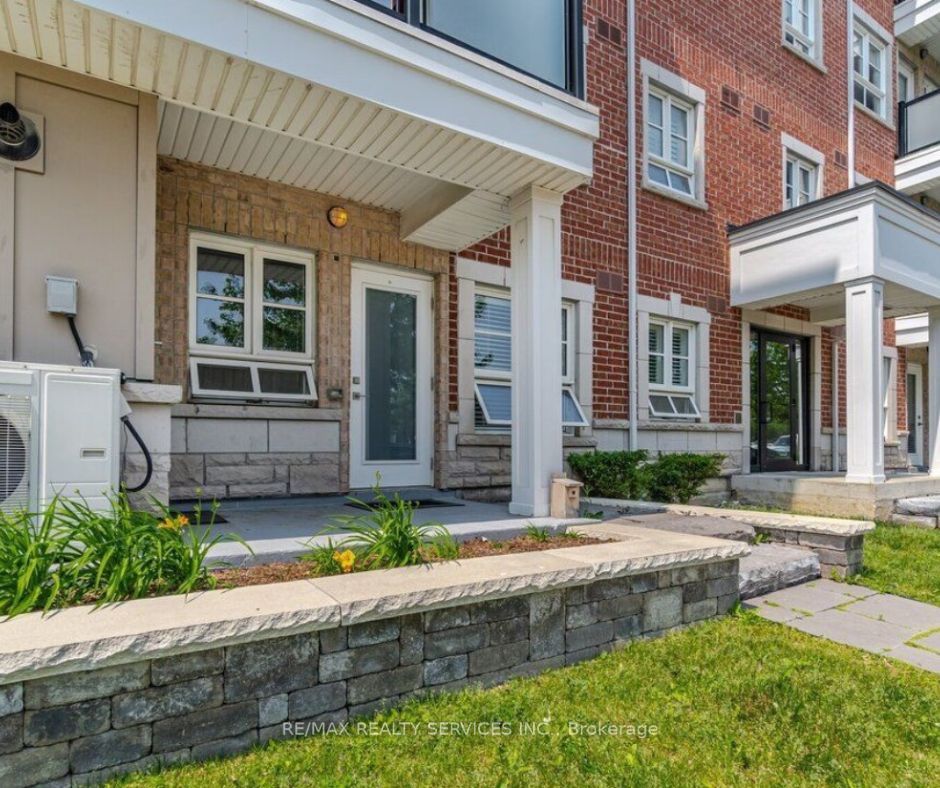 70 Baycliffe Cres, #106