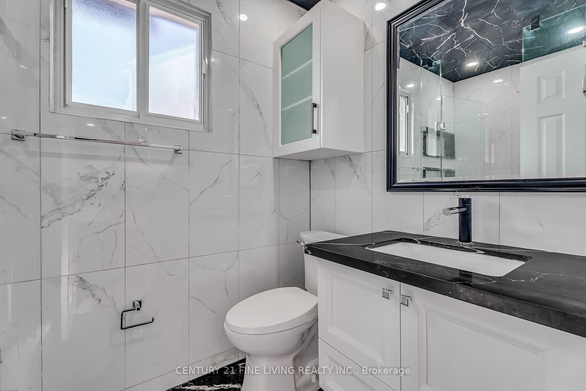 1 OLDHAM Cres