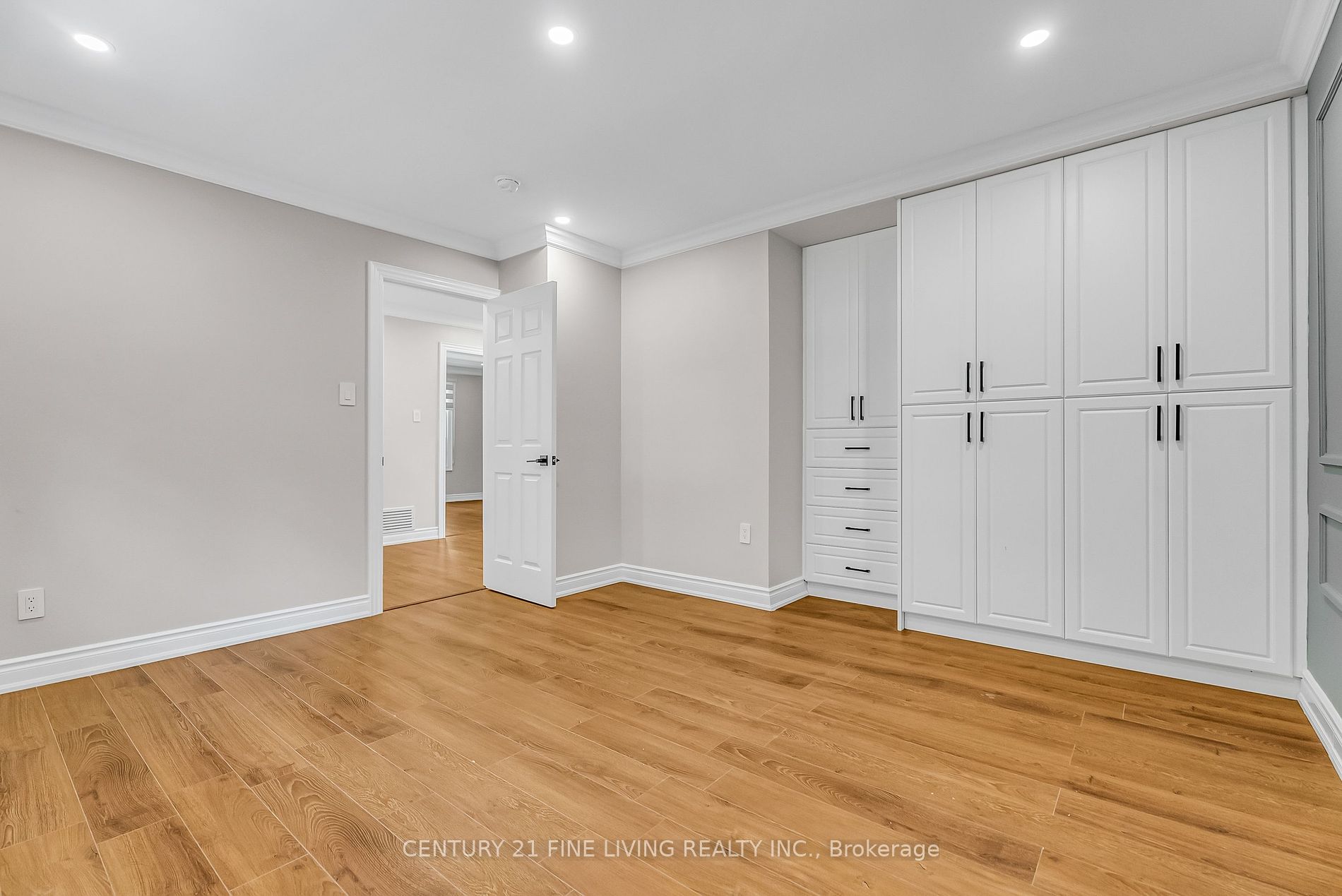 1 OLDHAM Cres