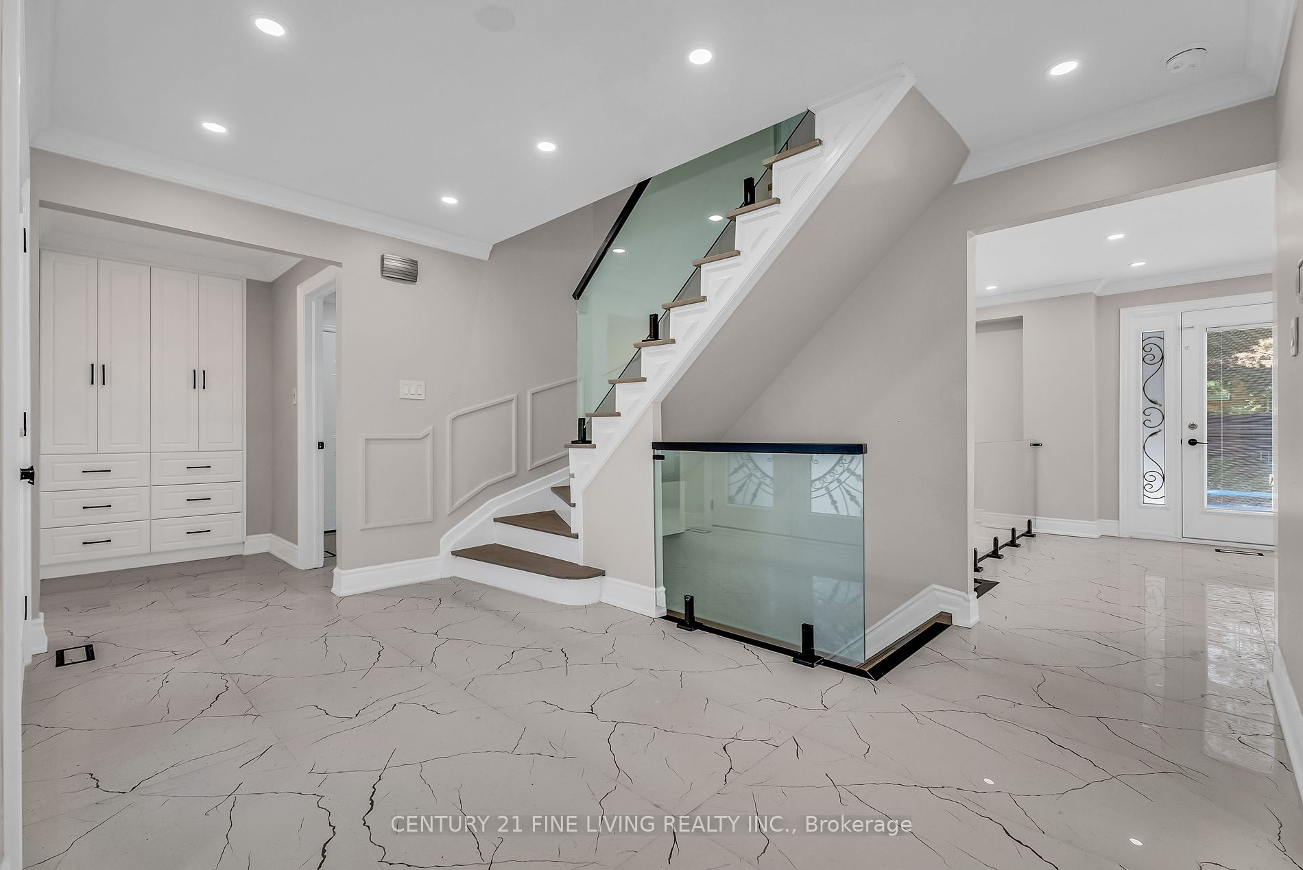 1 OLDHAM Cres