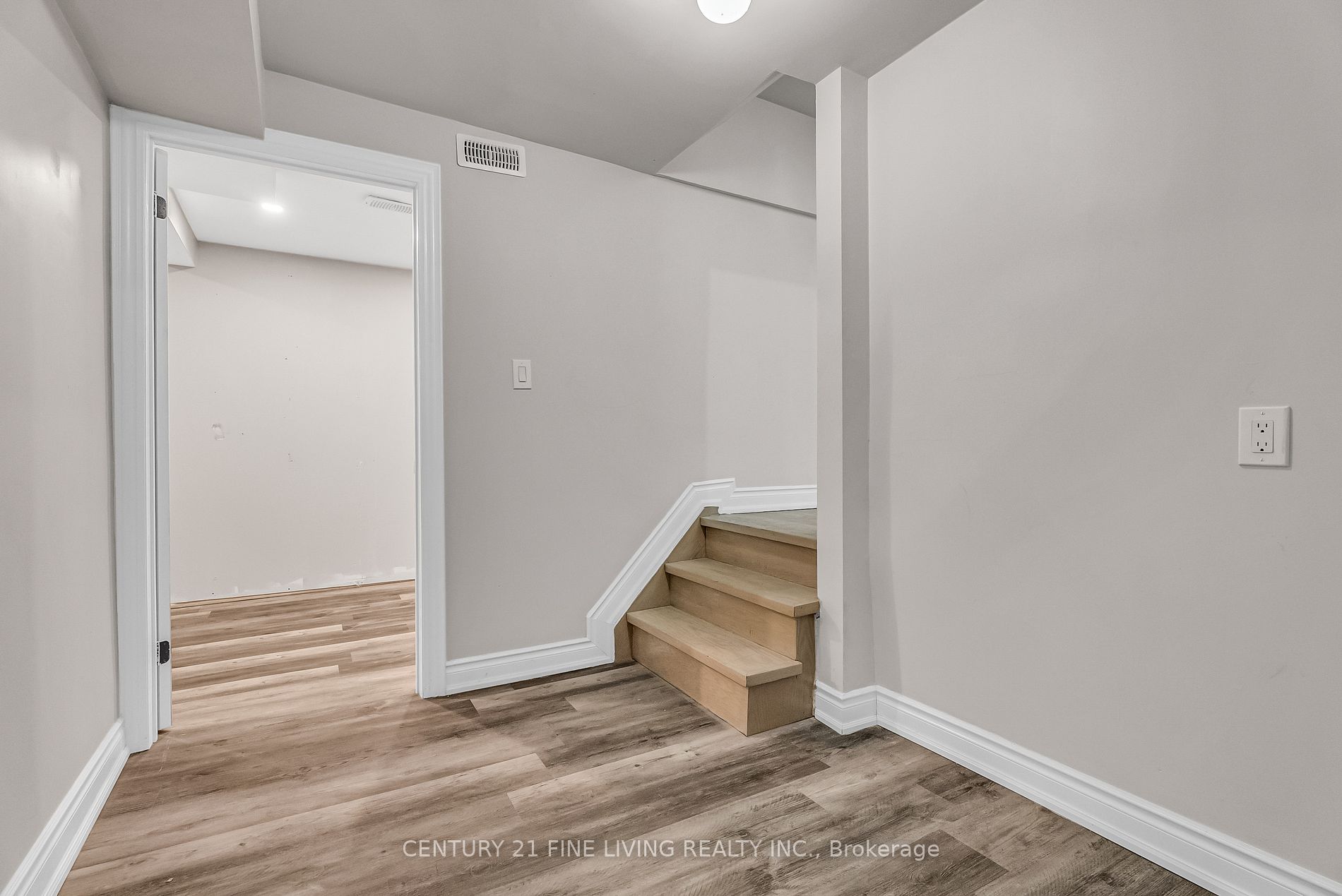 1 OLDHAM Cres