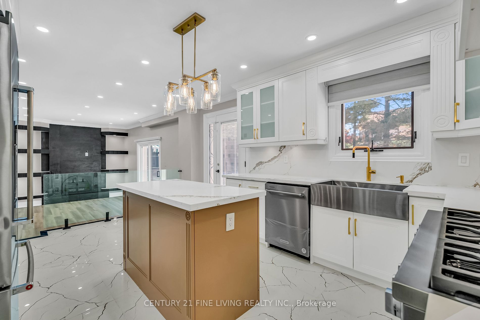 1 OLDHAM Cres