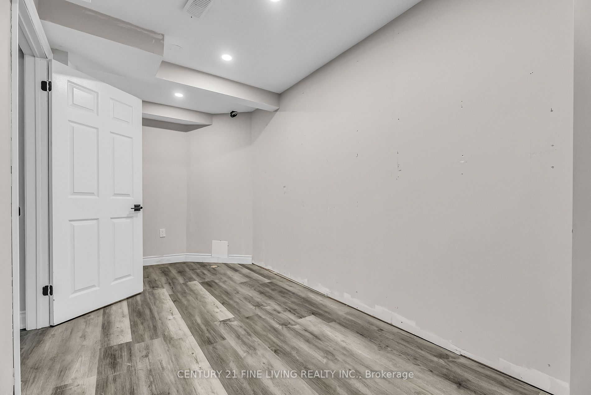 1 OLDHAM Cres