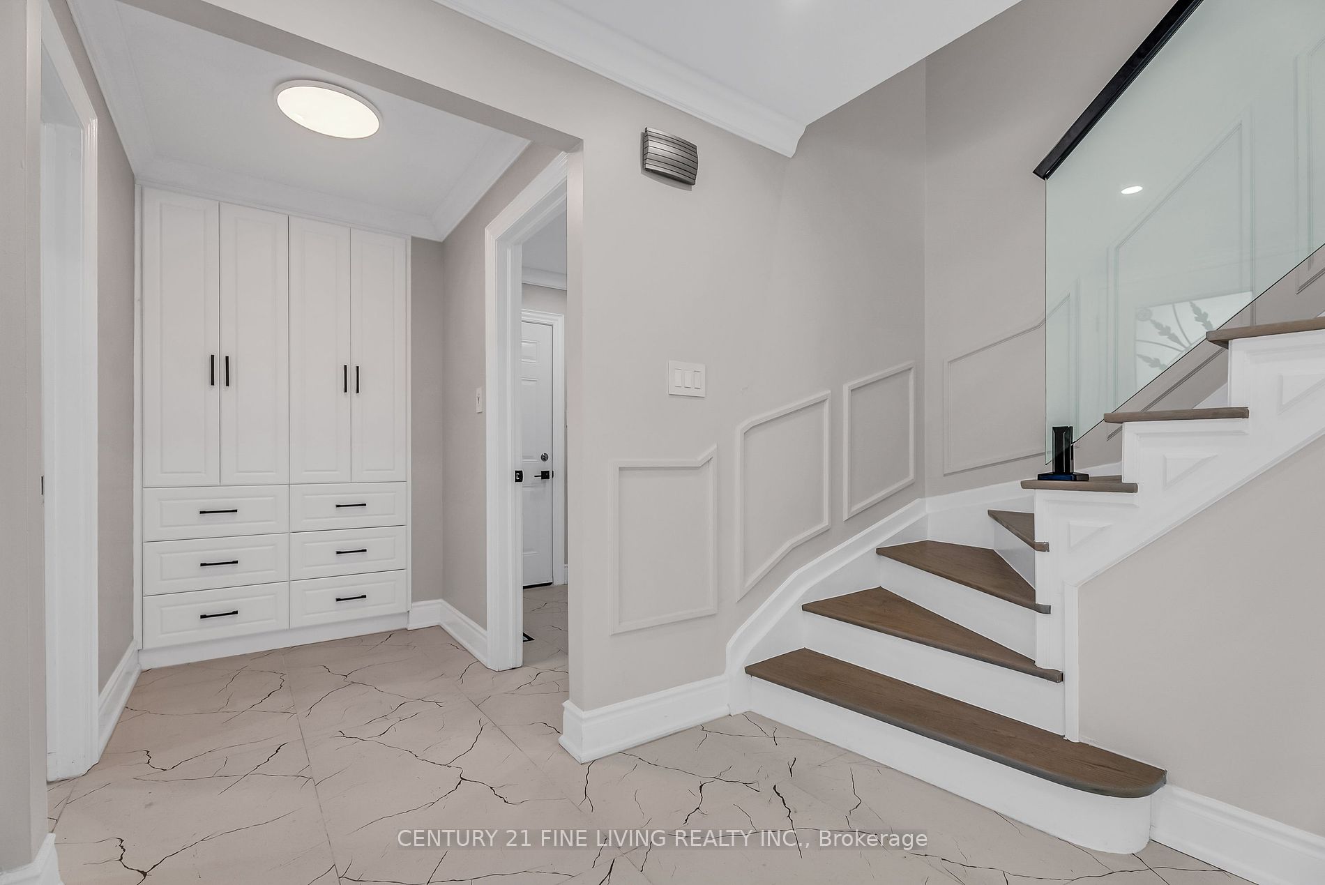 1 OLDHAM Cres