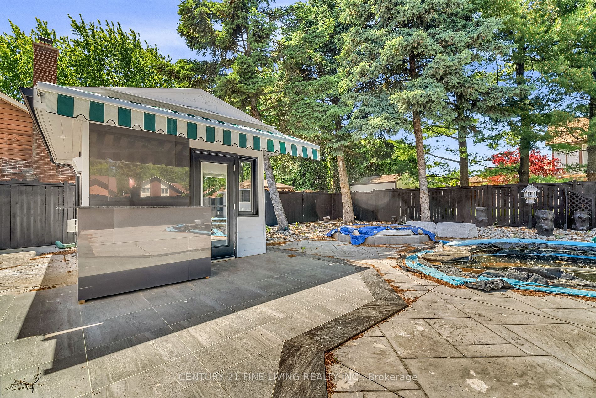 1 OLDHAM Cres