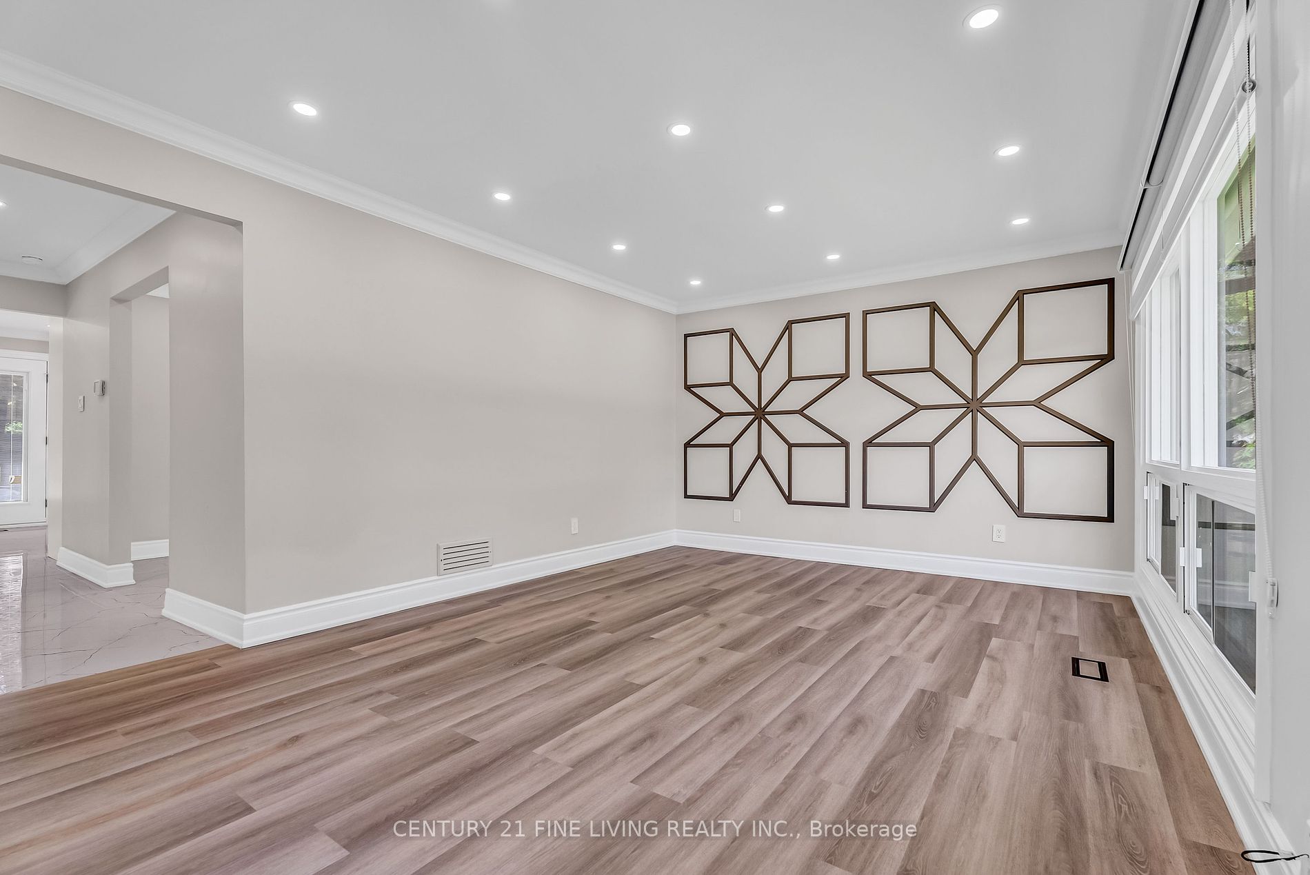 1 OLDHAM Cres