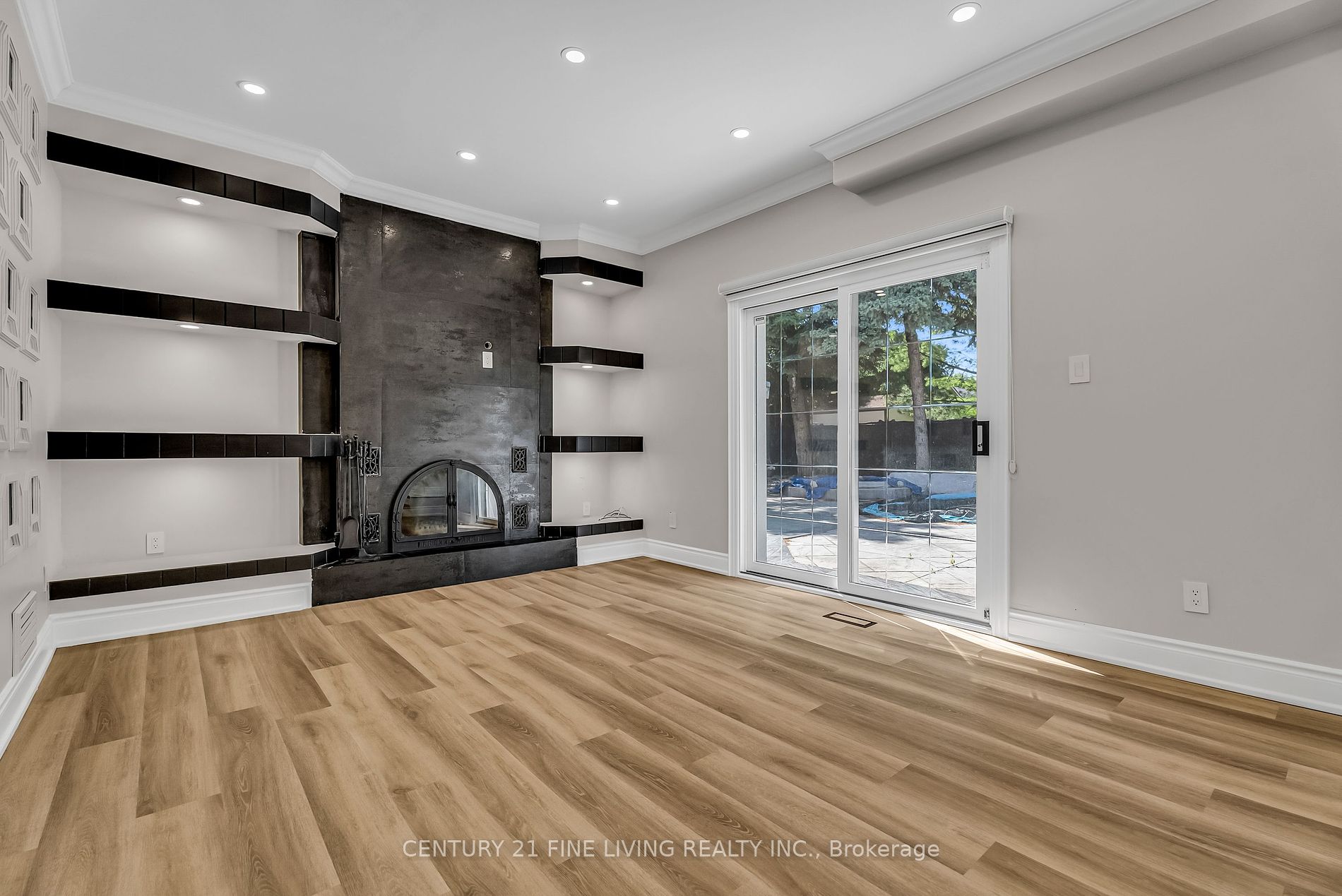 1 OLDHAM Cres