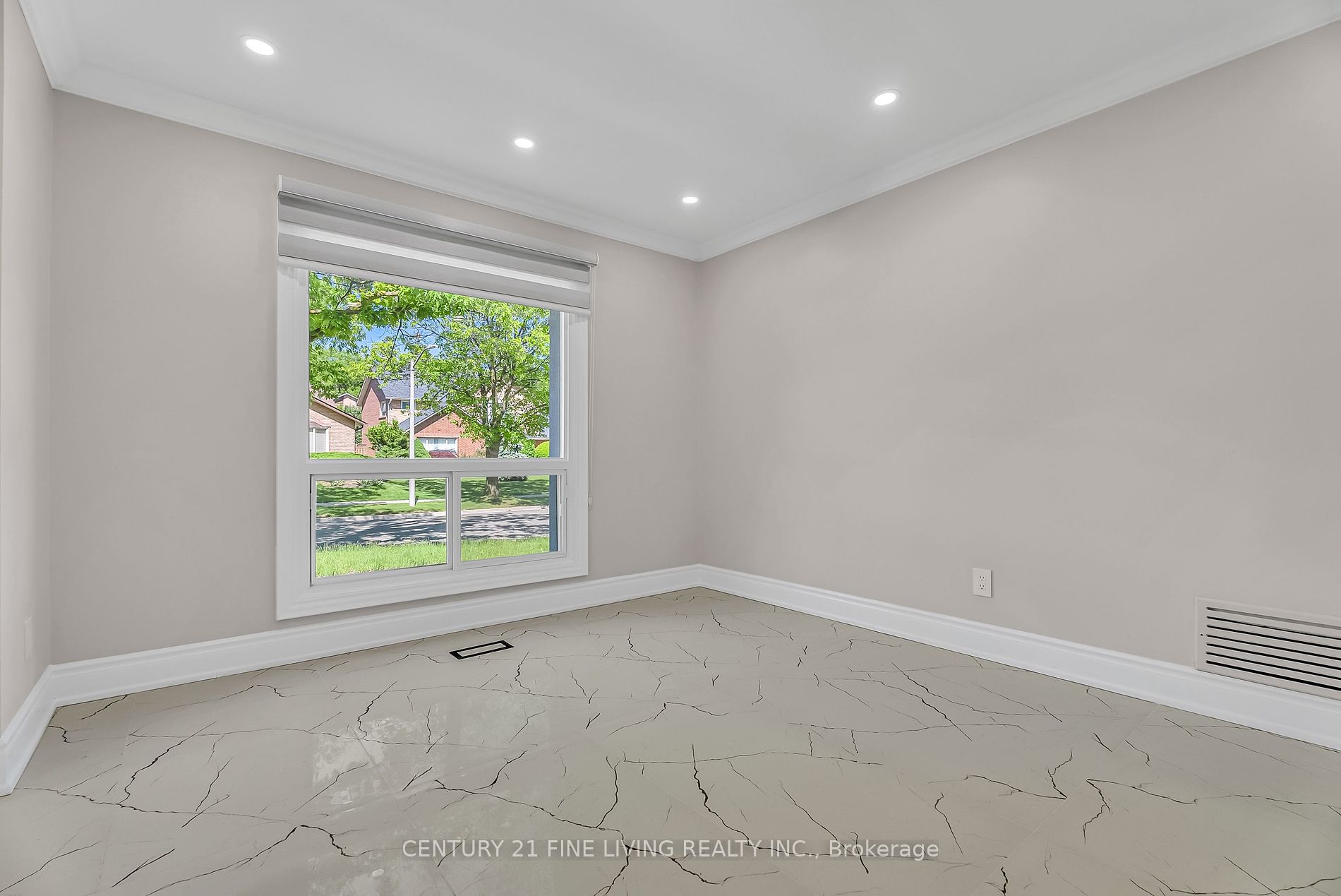 1 OLDHAM Cres