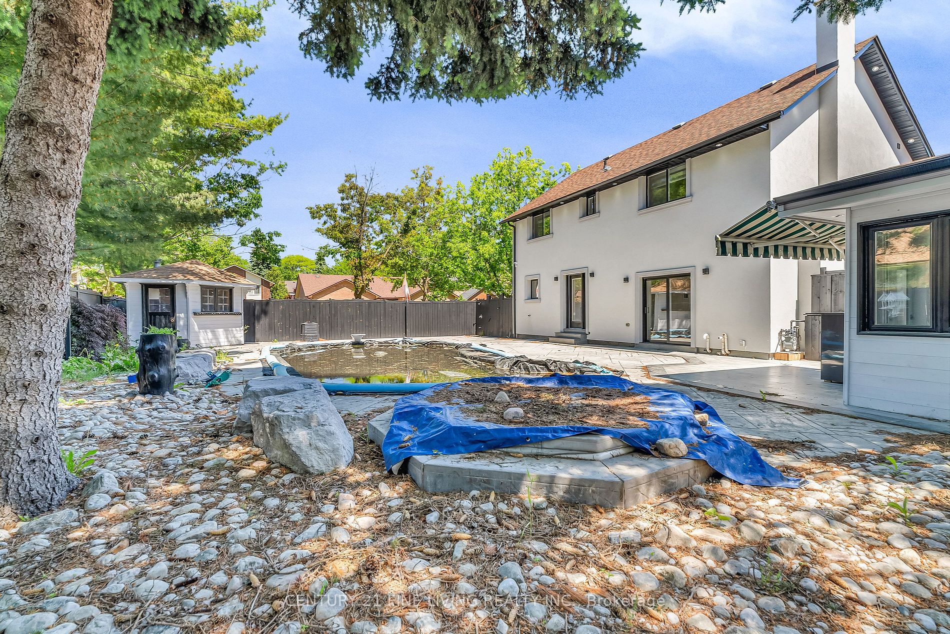 1 OLDHAM Cres