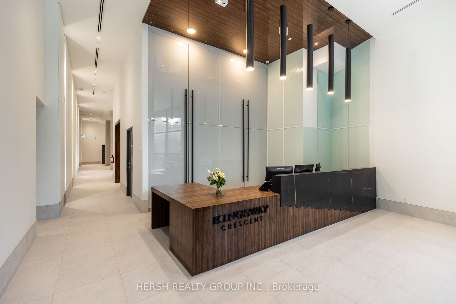 160 Kingsway Cres, #411