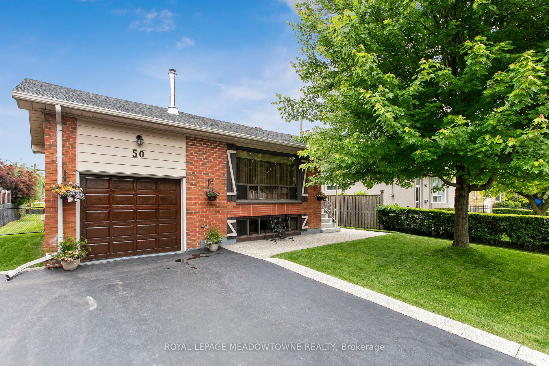 50 Swanhurst Boulevard