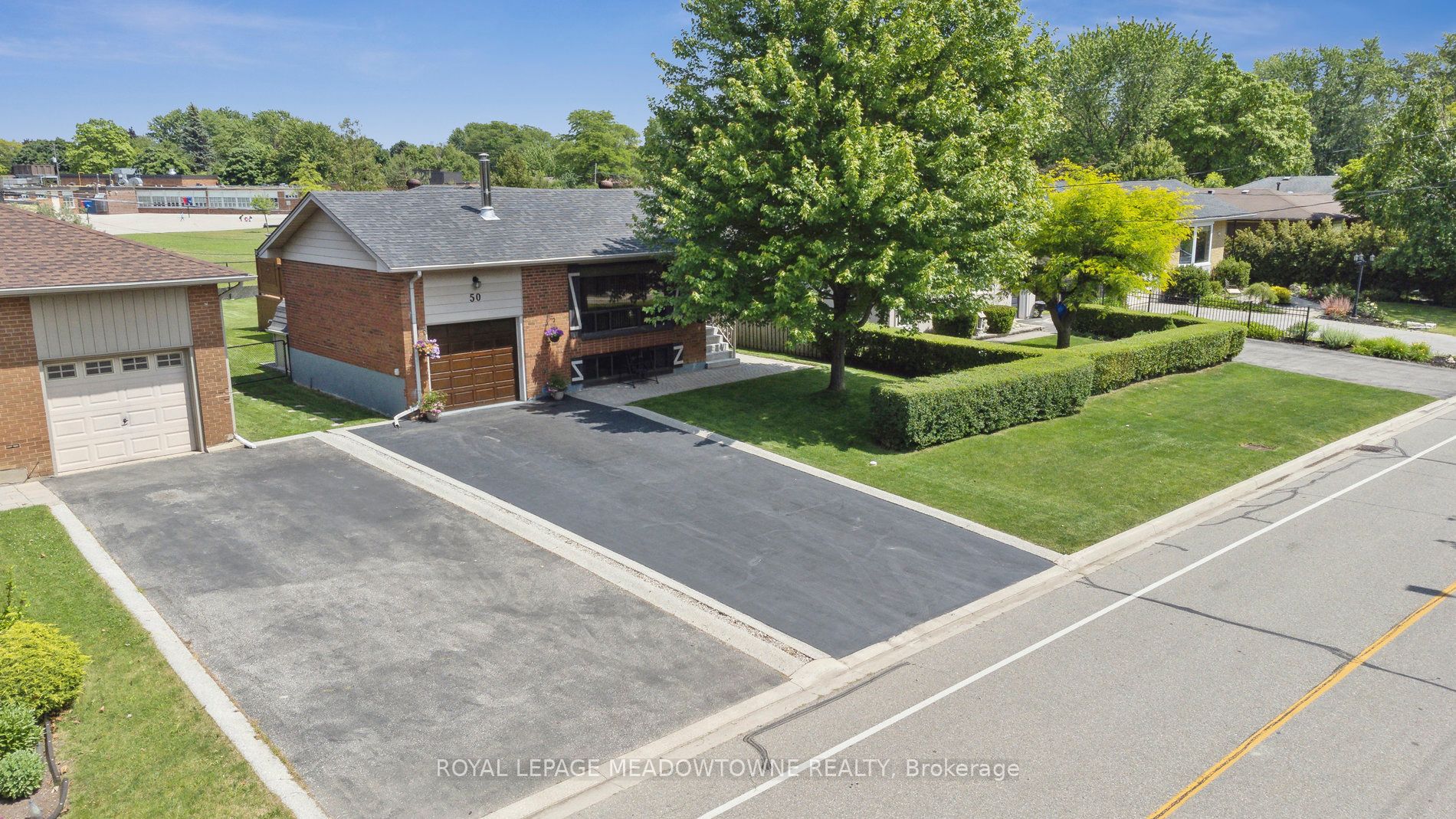 50 Swanhurst Boulevard