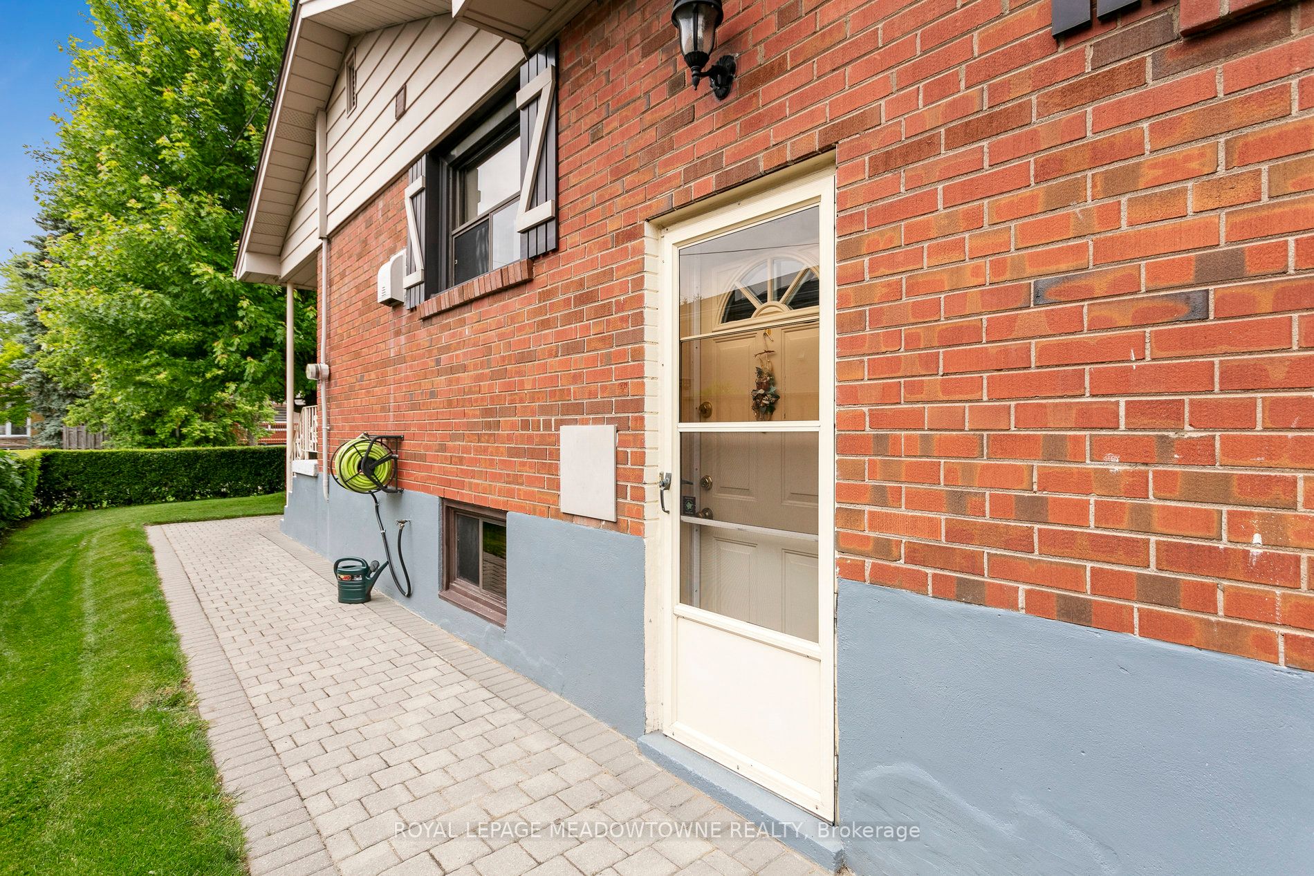 50 Swanhurst Boulevard