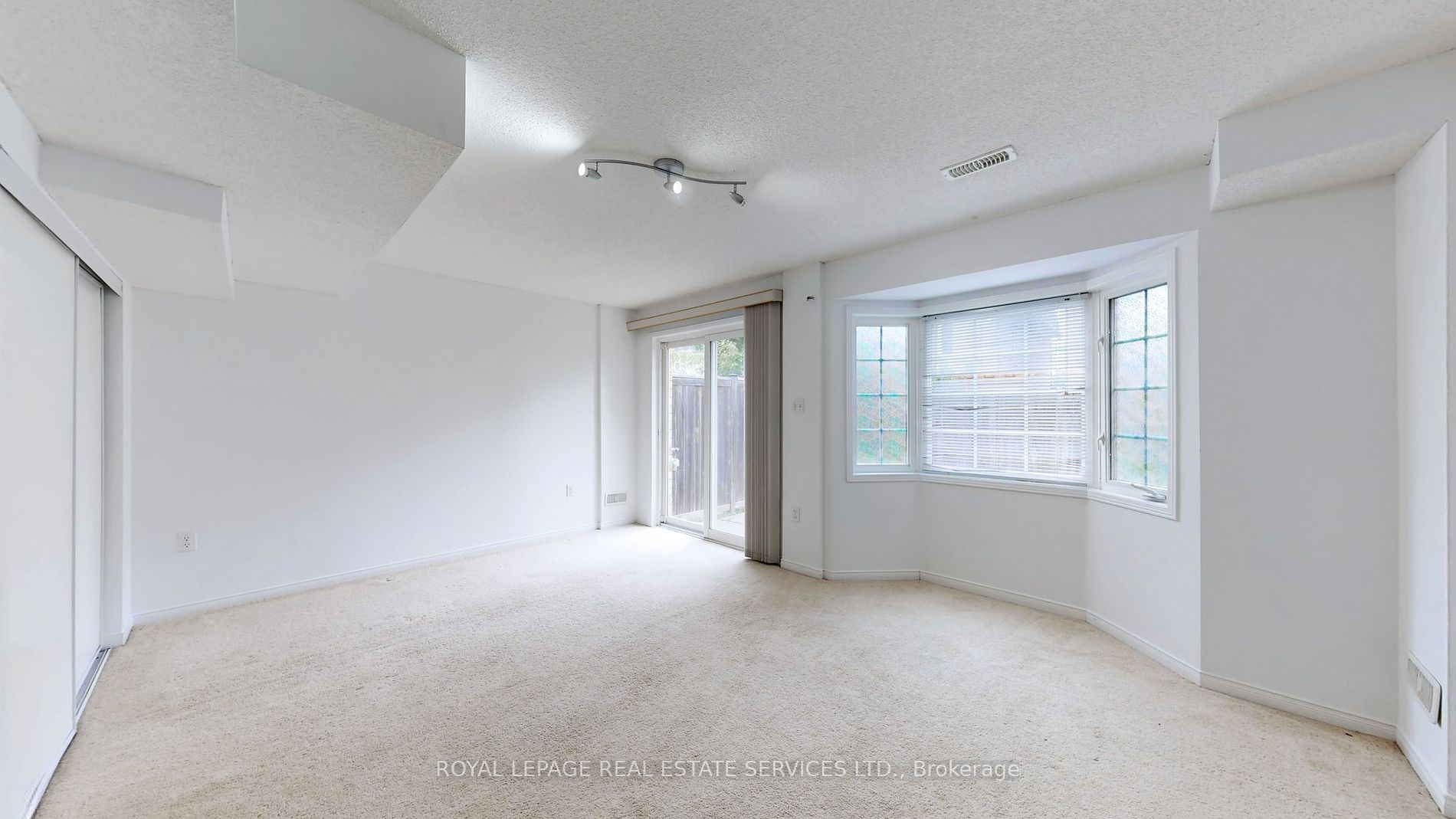 3950 Erin Centre Boulevard, #36