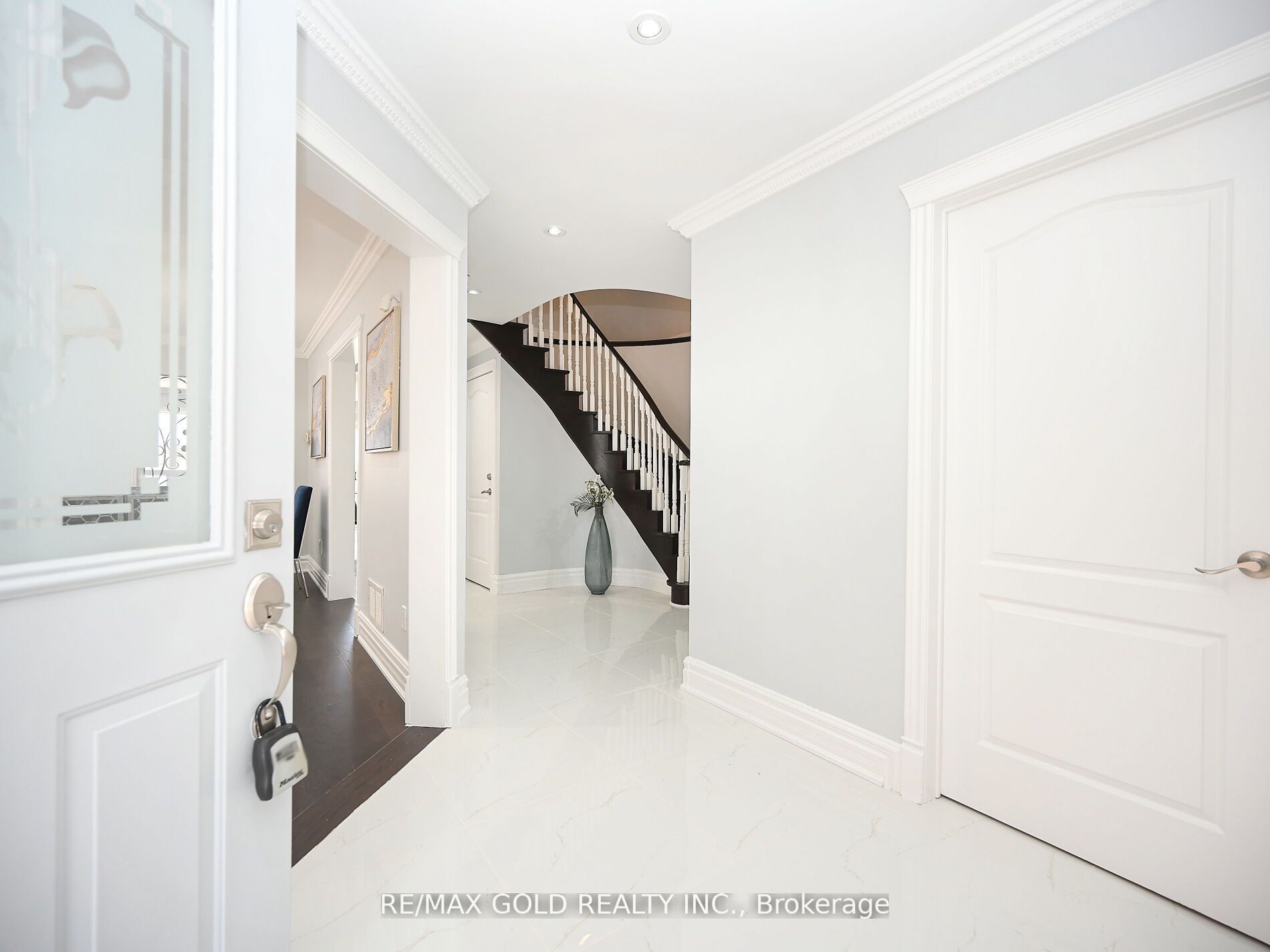 6 Oatfield Road
