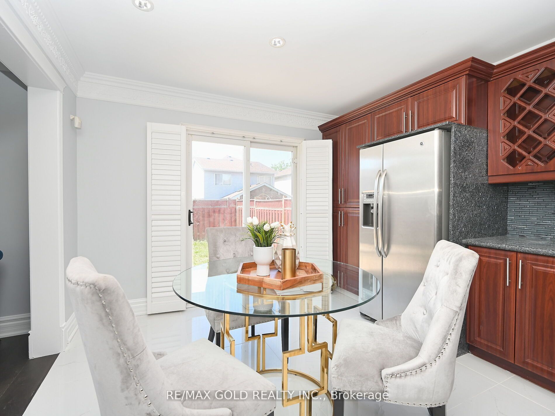 6 Oatfield Road
