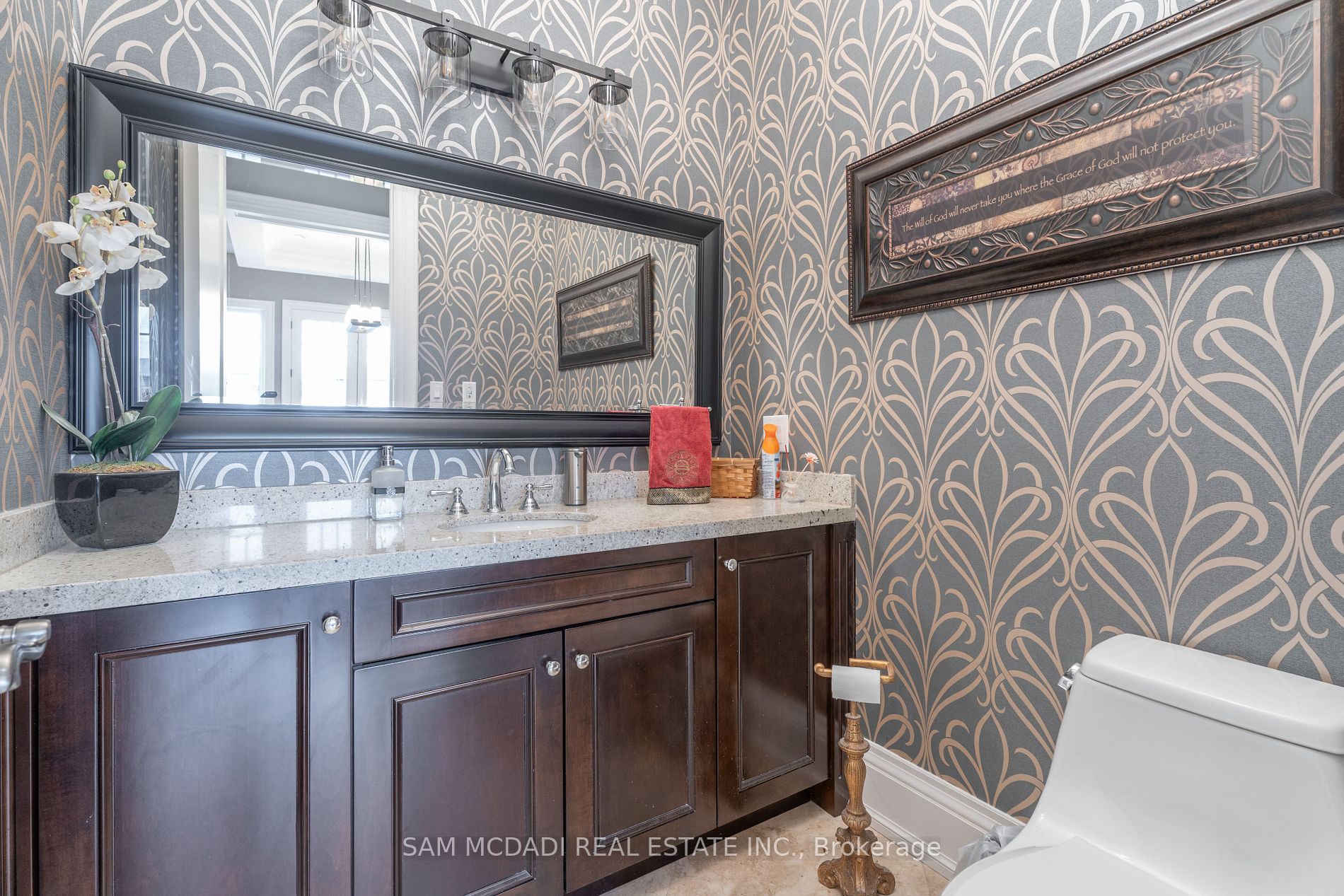 2513 Sharon Crescent