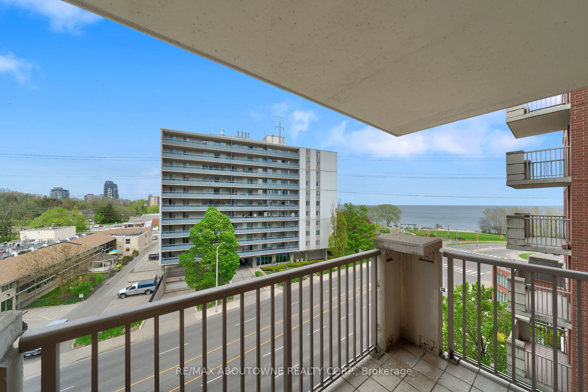 442 Maple Avenue #606
