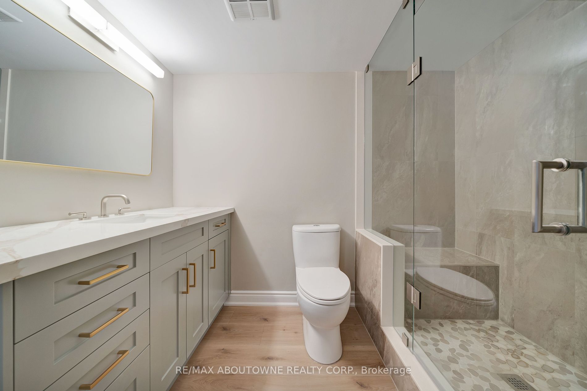 442 Maple Avenue #606