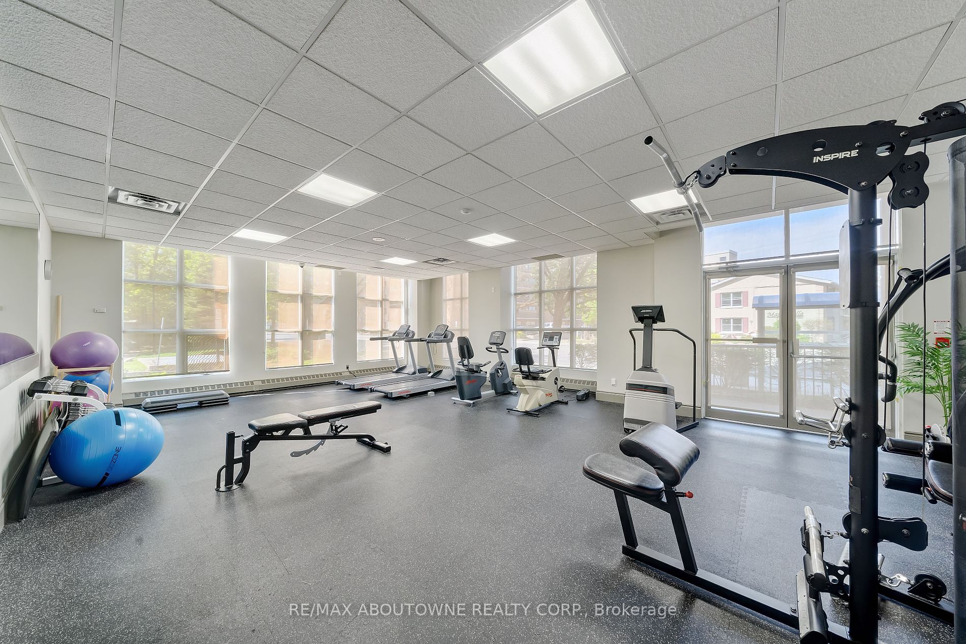 442 Maple Avenue #606