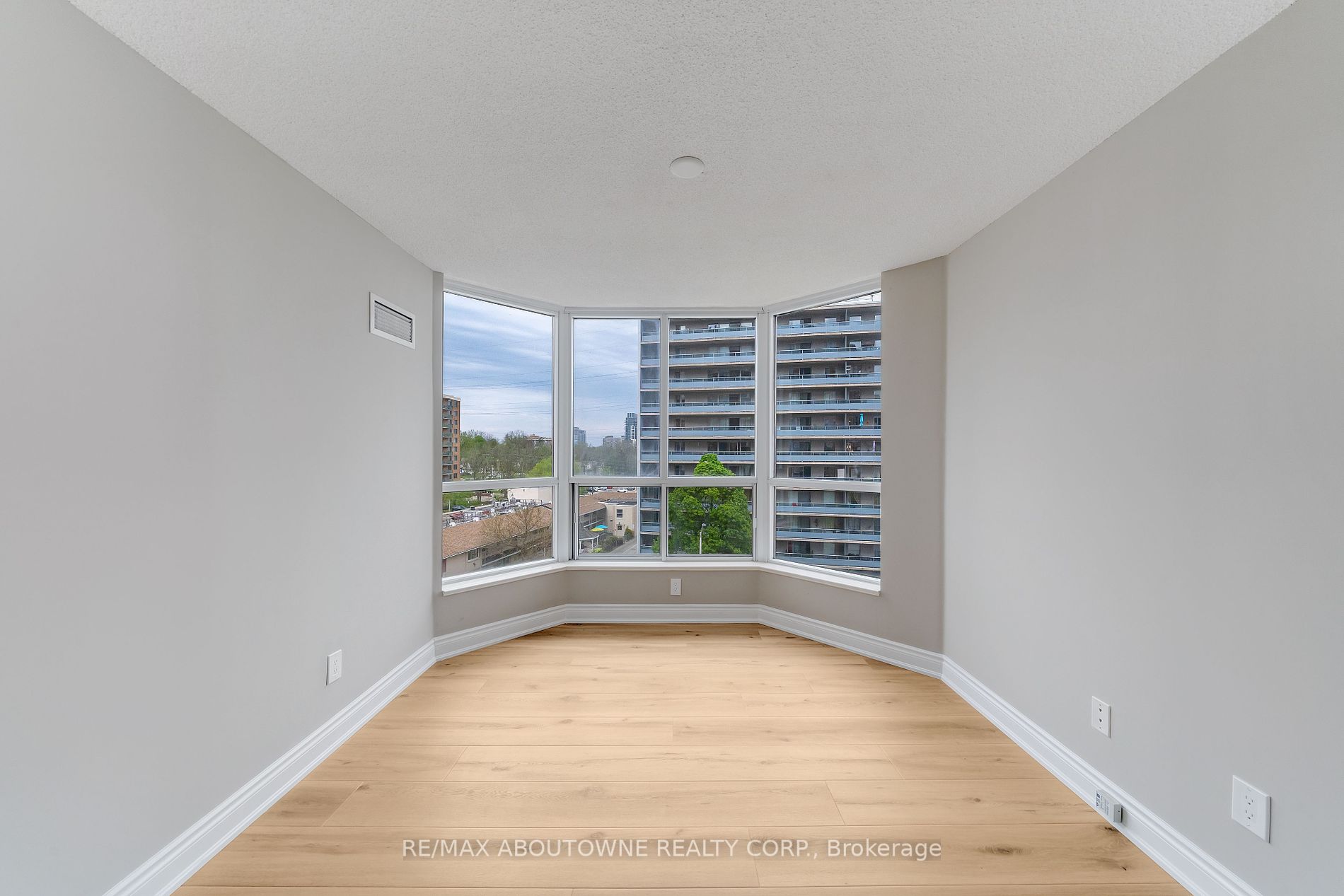 442 Maple Avenue #606