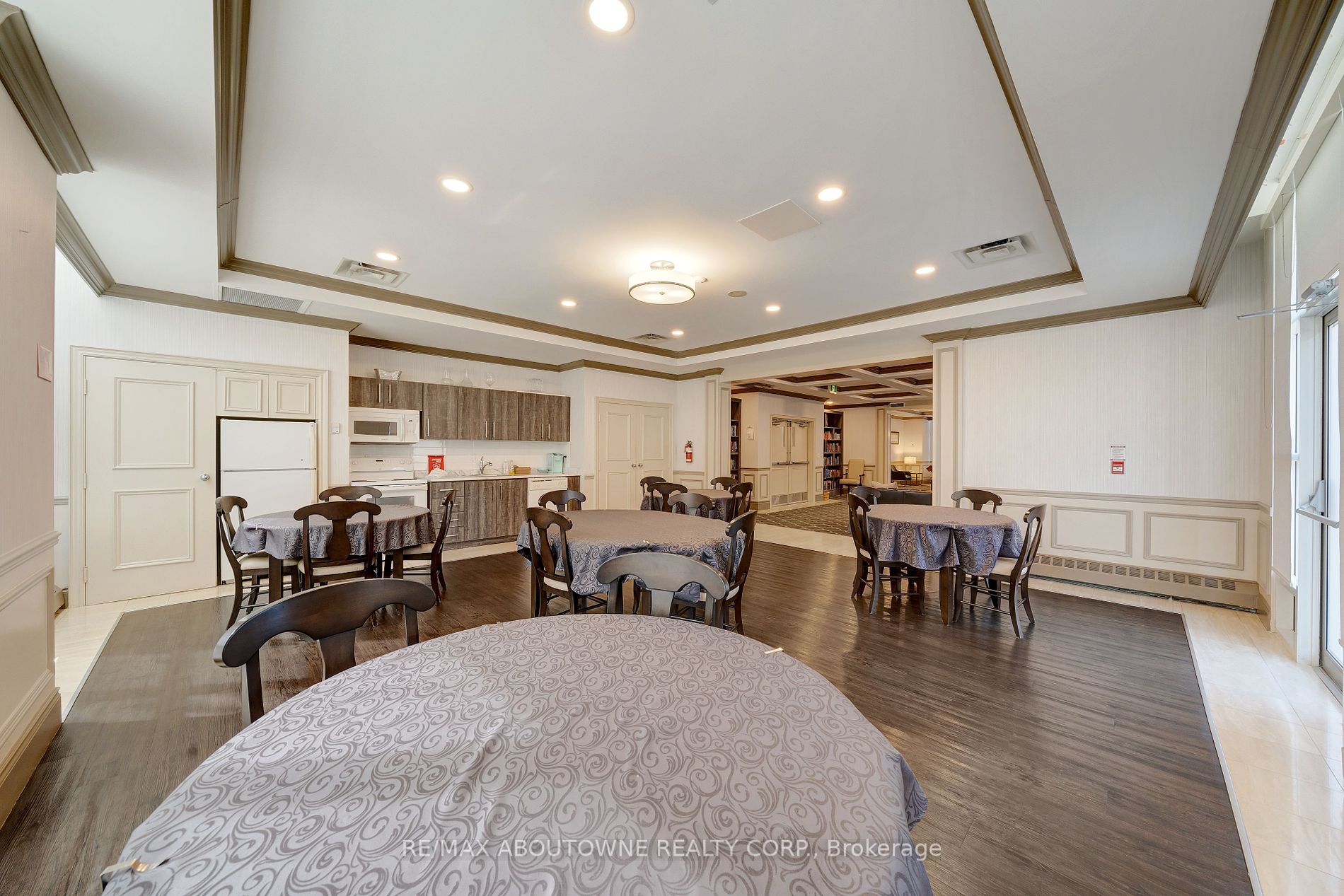 442 Maple Avenue #606