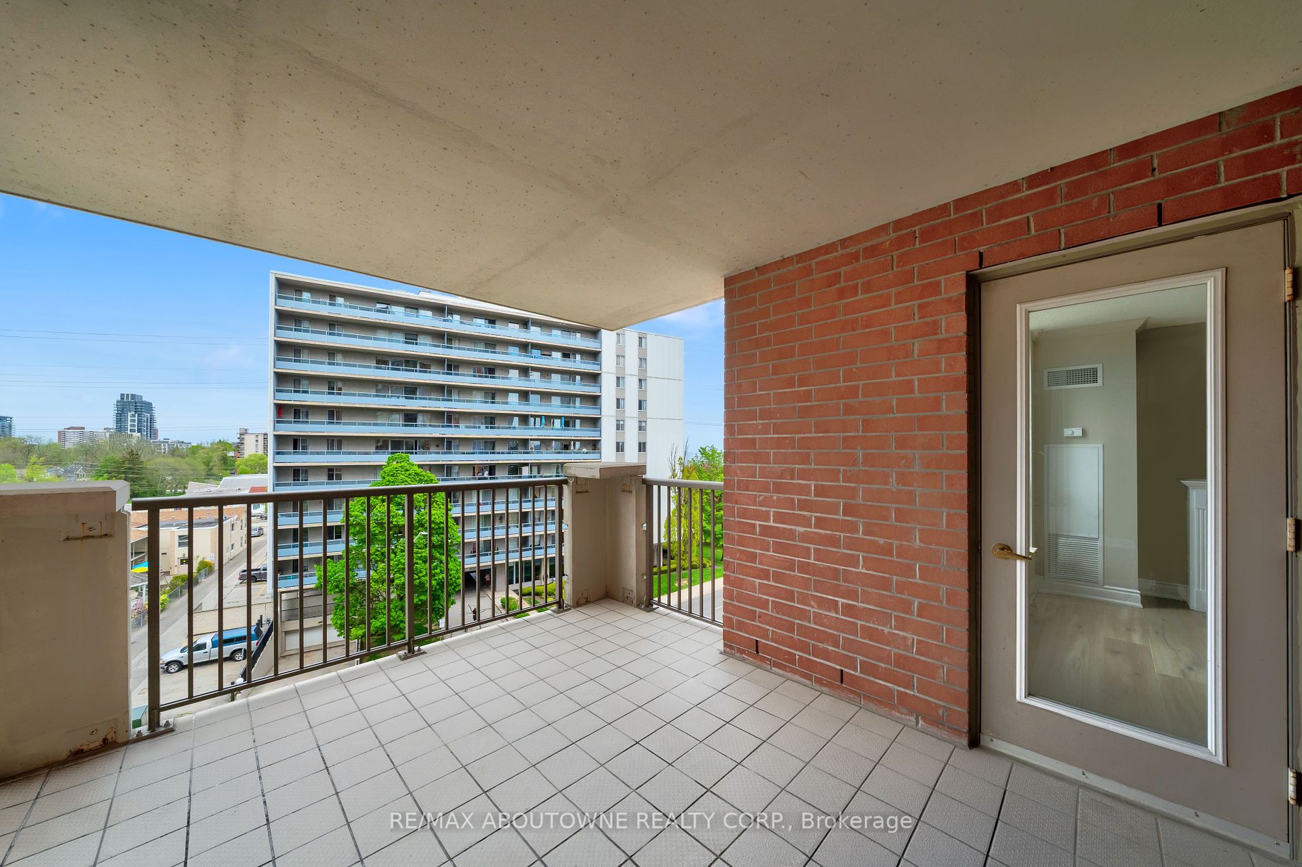 442 Maple Avenue #606
