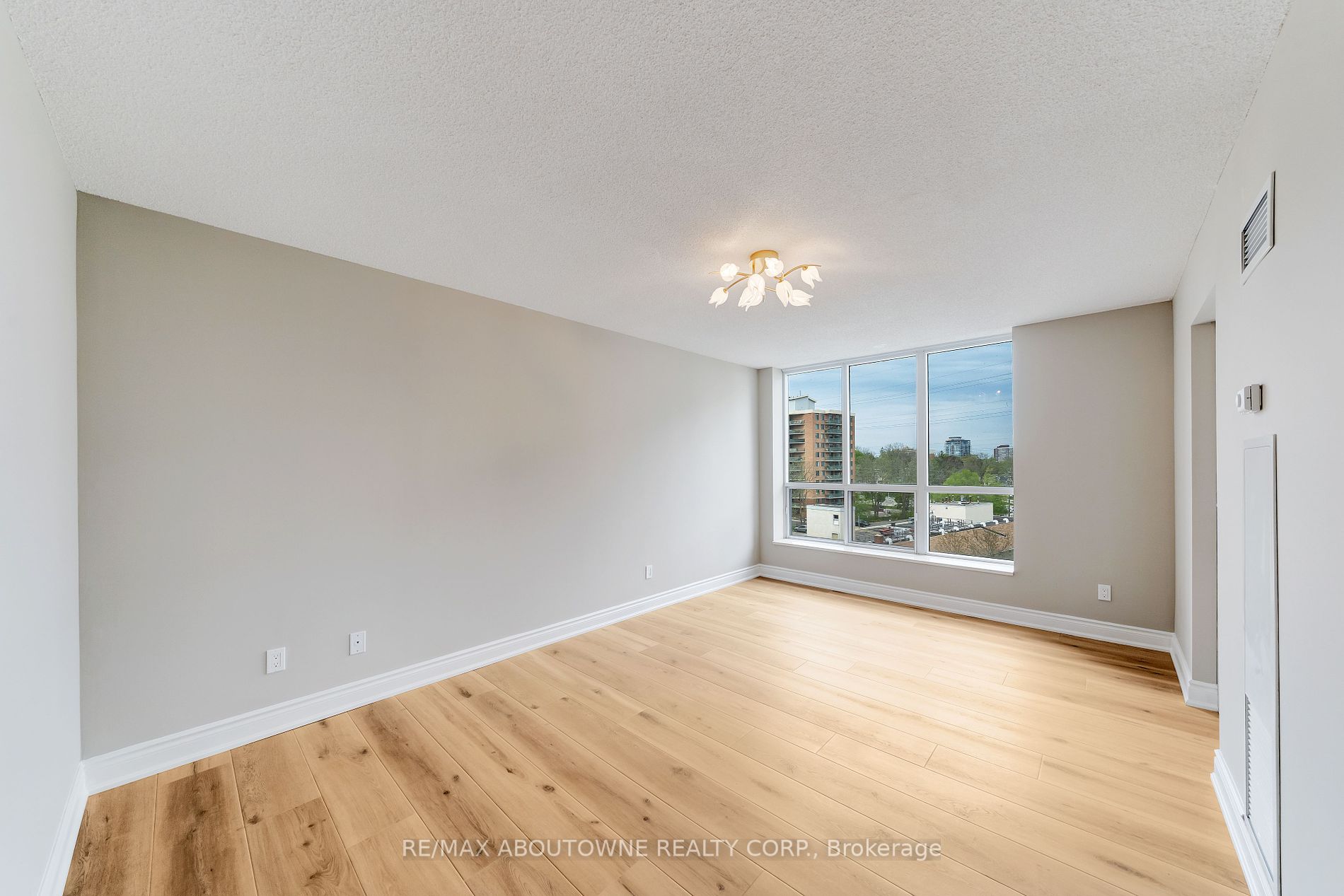442 Maple Avenue #606