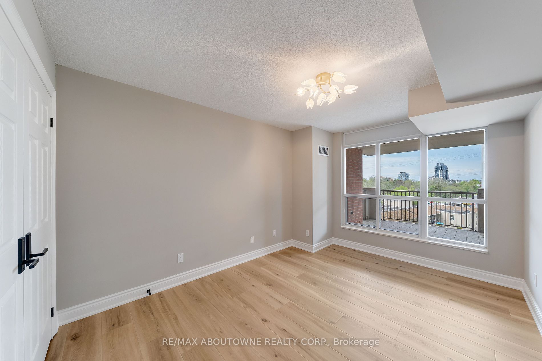 442 Maple Avenue #606