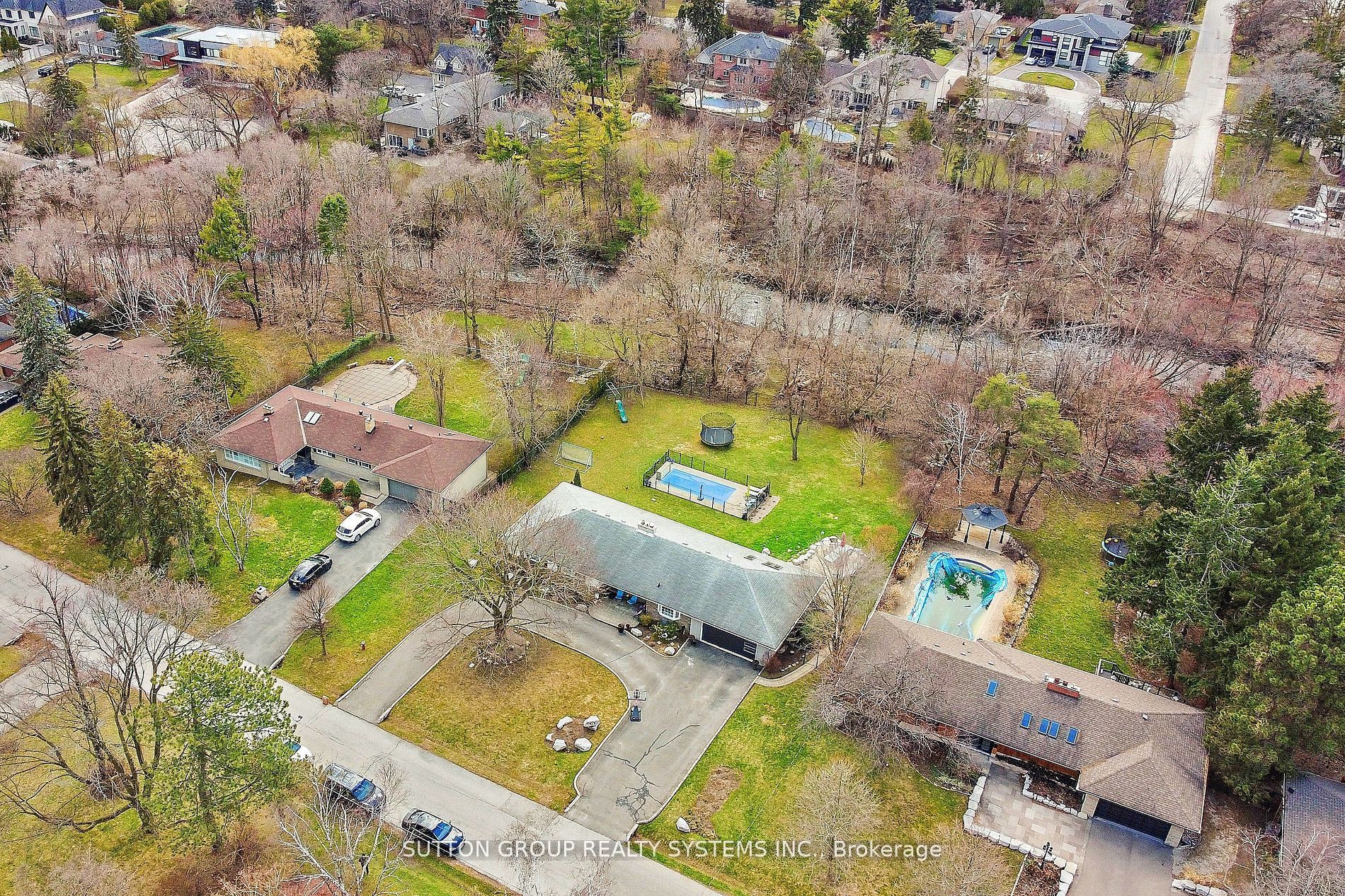 1606 Crediton Parkway E