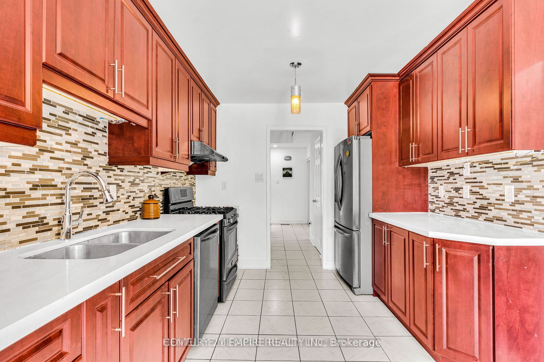 87 Sandmere Ave