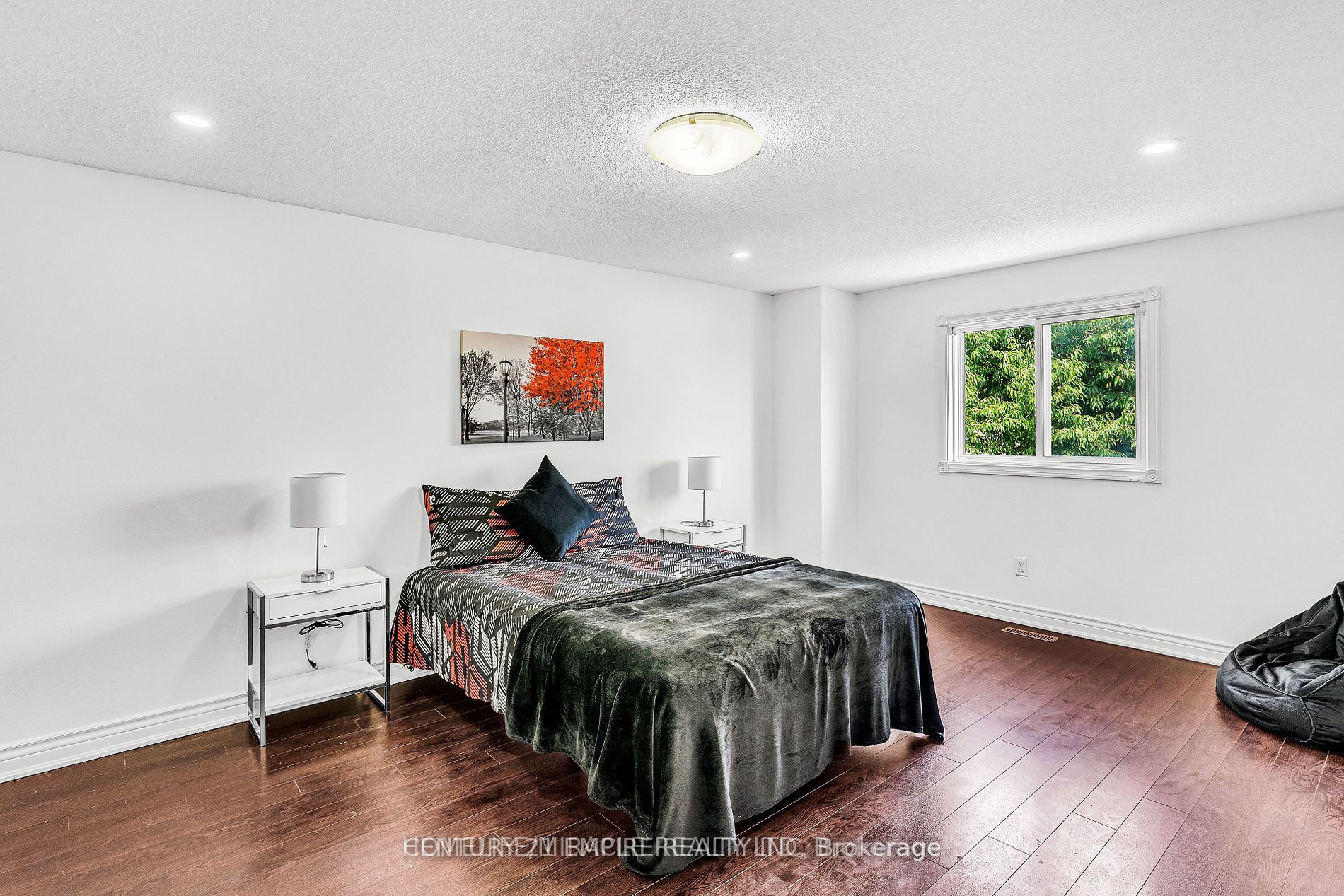 87 Sandmere Ave