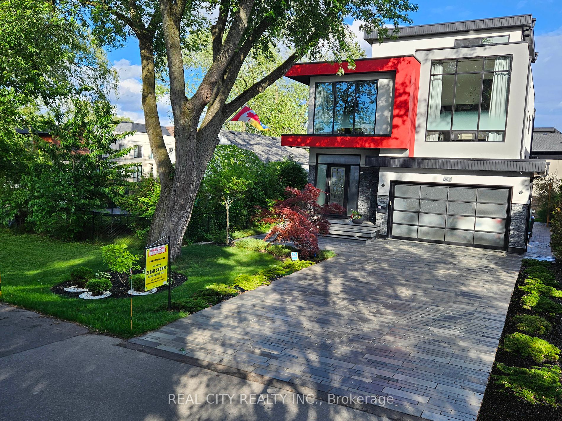 662 Byngmount Avenue